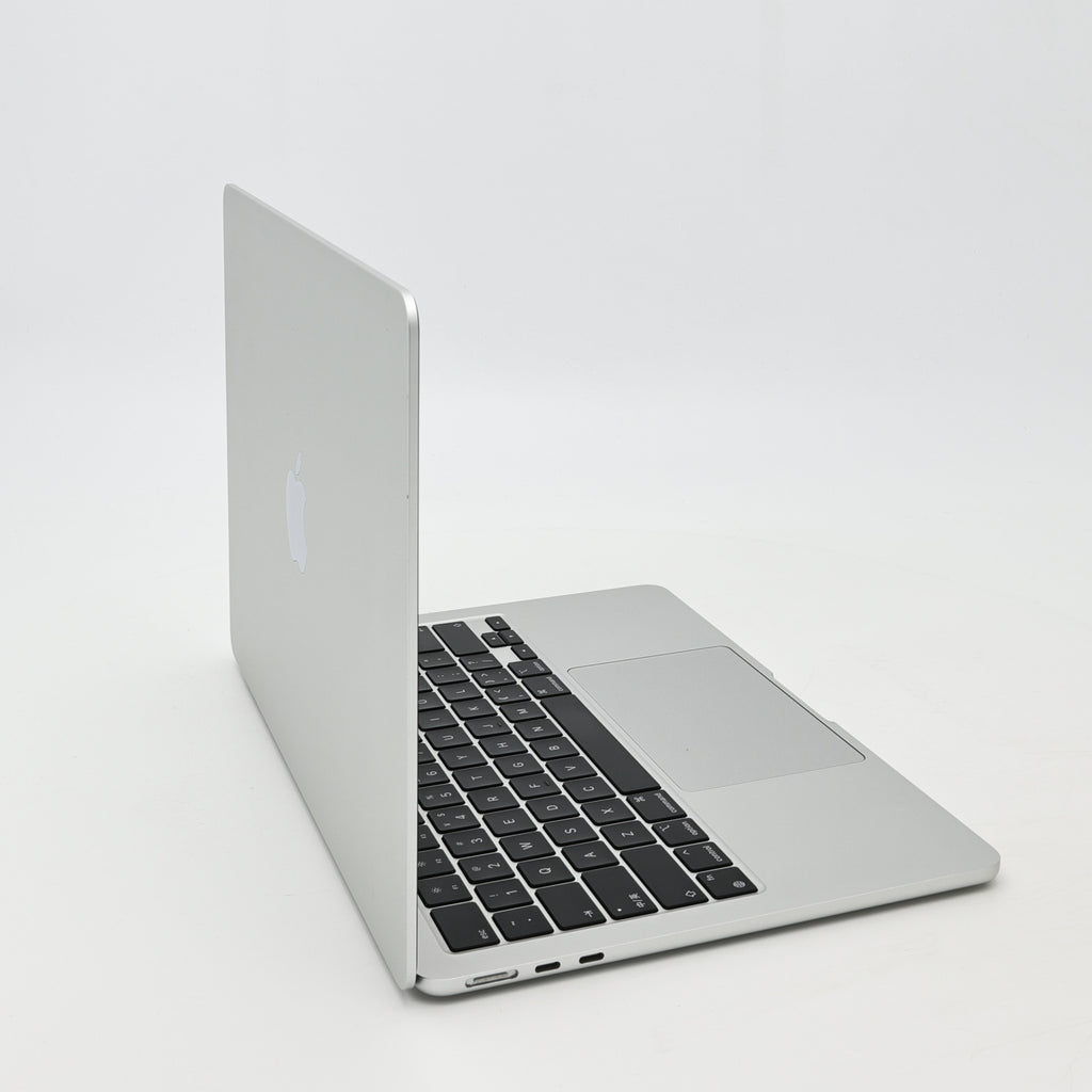 95新 Apple MacBook Air 24年 13寸 M3（8+8核） 8G RAM 256G SSD 銀色