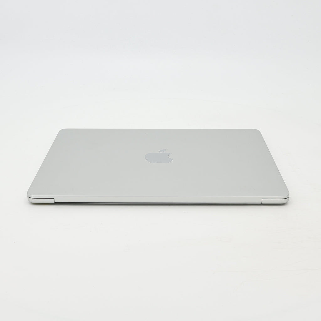 95新 Apple MacBook Air 24年 13寸 M3（8+8核） 8G RAM 256G SSD 銀色