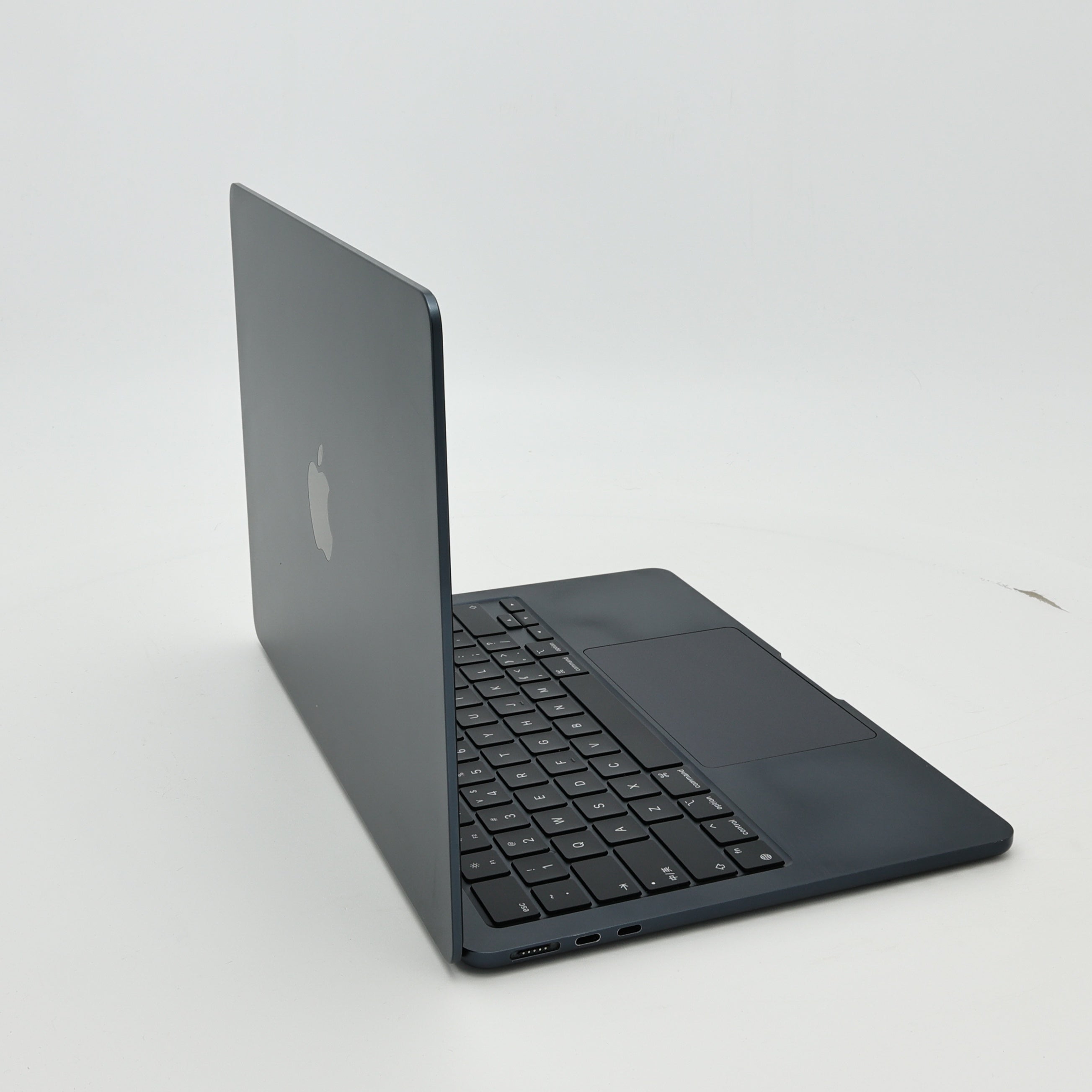 95新 Apple MacBook Air 24年 13寸 M3（8+8核） 8G RAM 256G SSD 午夜色