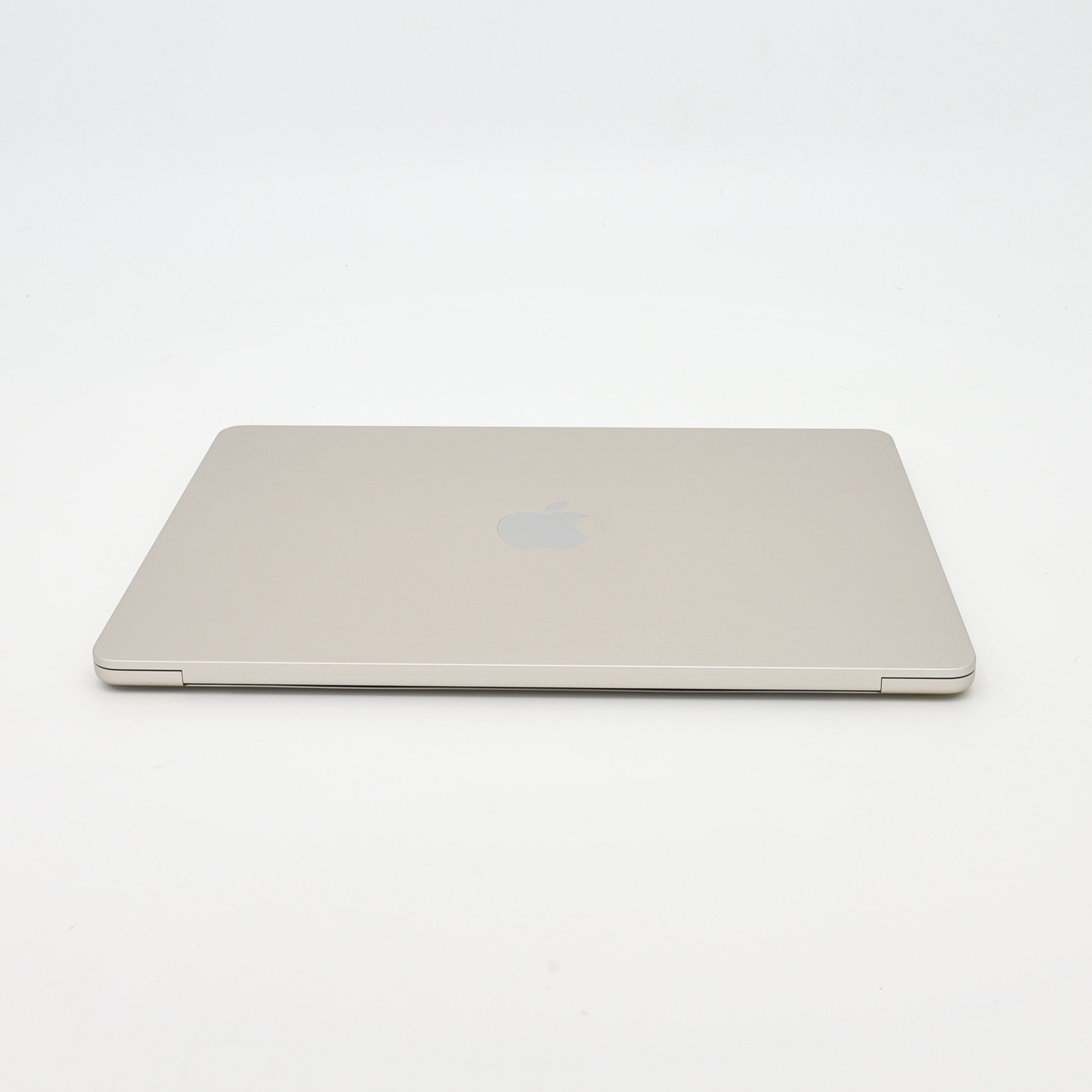 99新 Apple MacBook Air 22年 13寸 M2（8+8核） 16G RAM 256G SSD 星光色