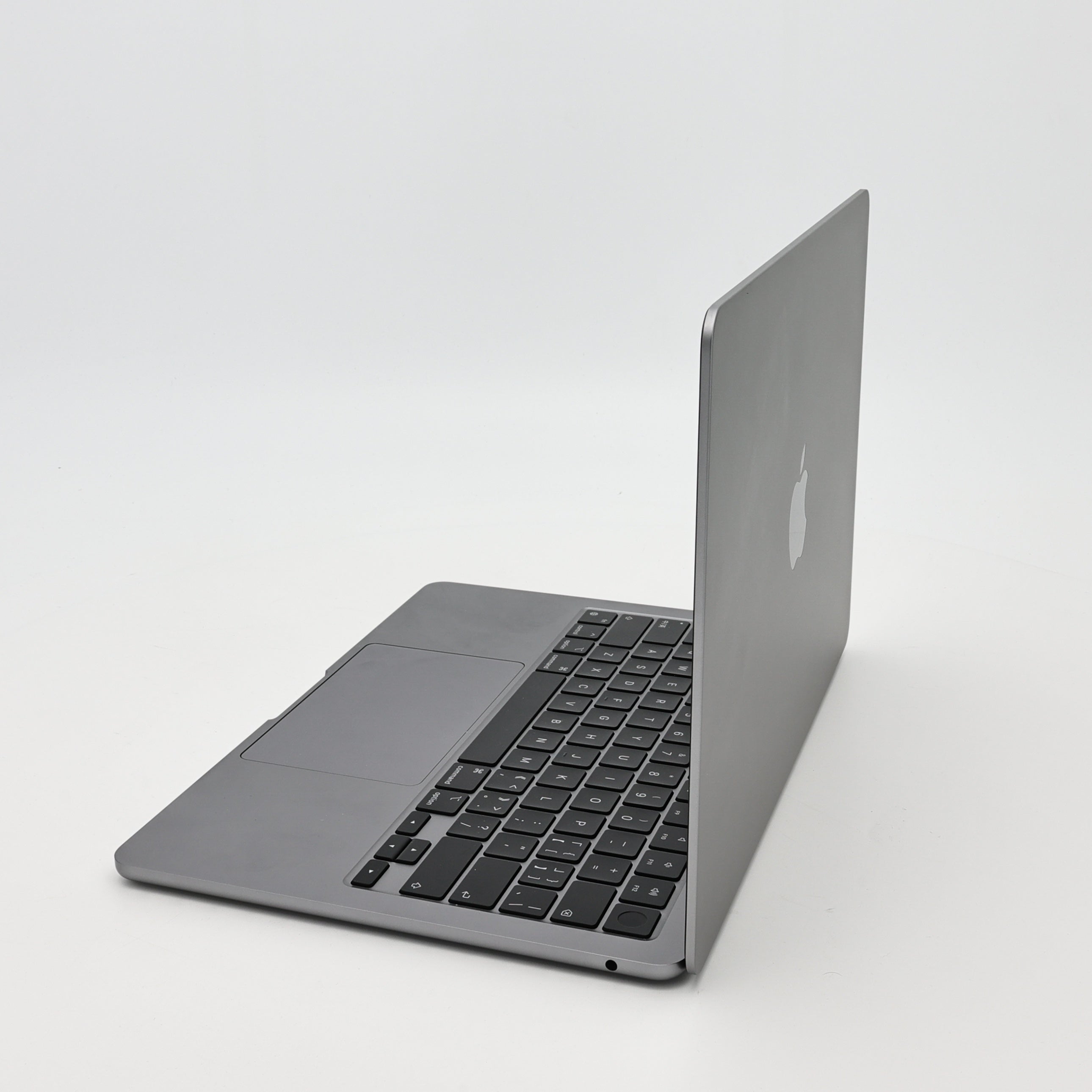 95新 Apple MacBook Air 24年 13寸 M3（8+8核） 8G RAM 256G SSD 深空灰色