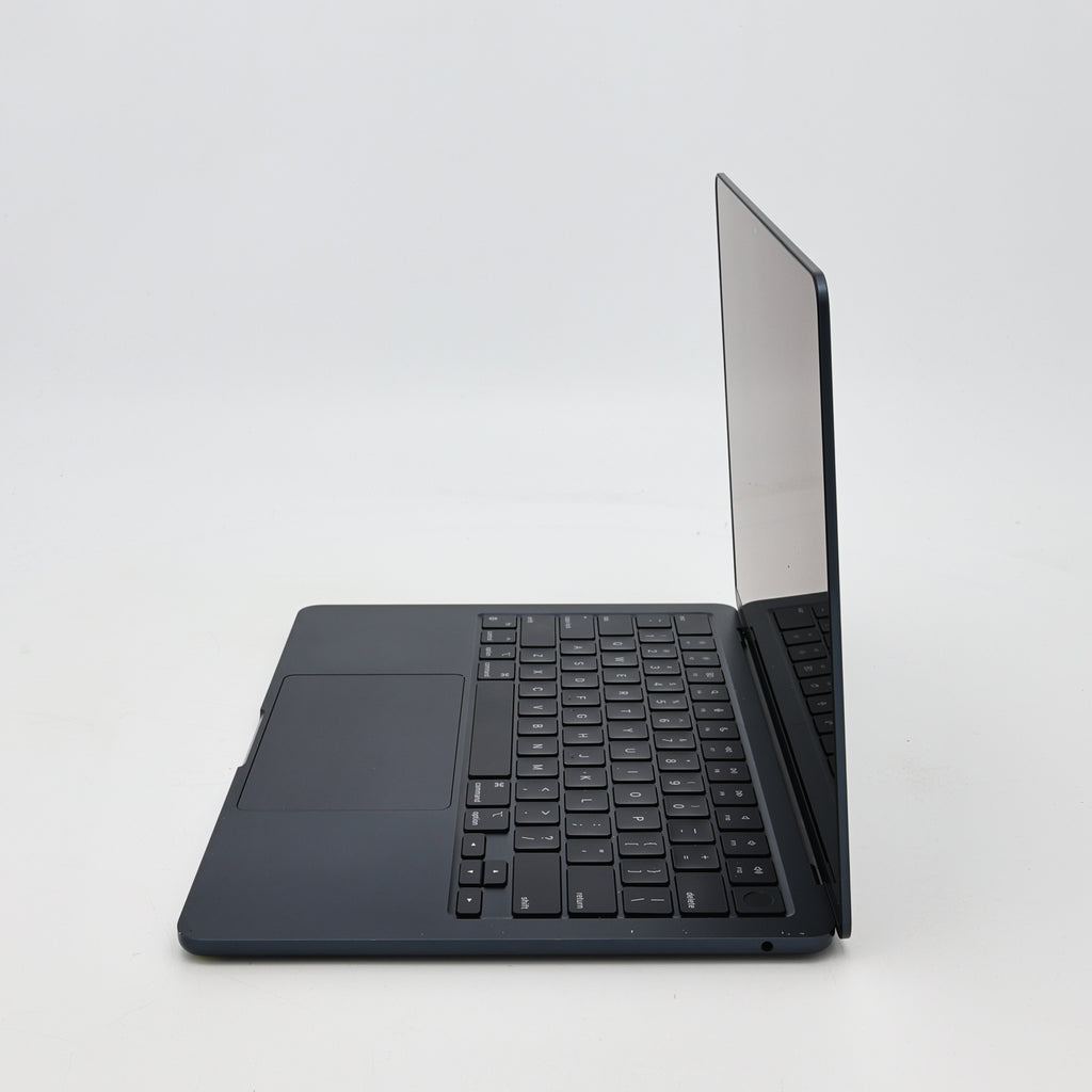 95新 Apple MacBook Air 24年 13寸 M3（8+8核） 8G RAM 256G SSD 午夜色