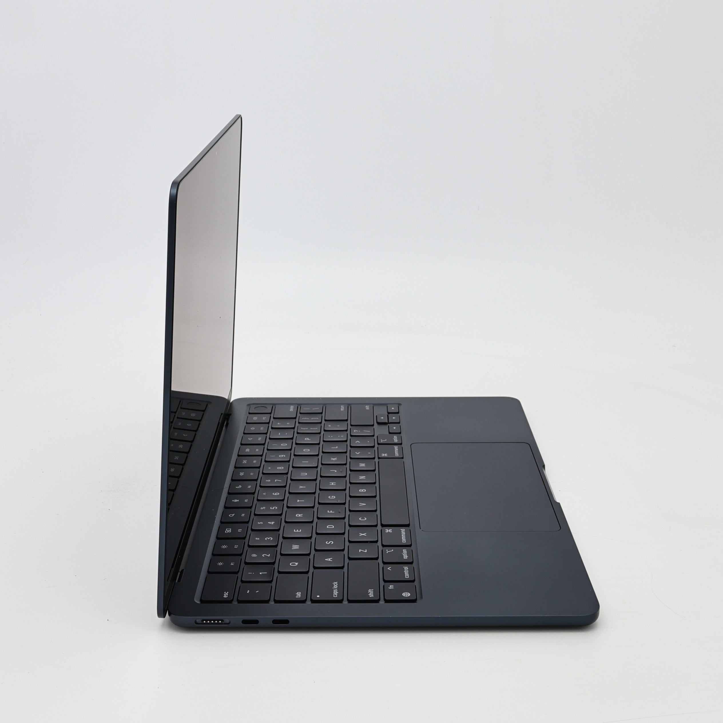 95新 Apple MacBook Air 24年 13寸 M3（8+8核） 8G RAM 256G SSD 午夜色