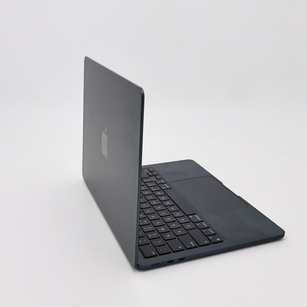 95新 Apple MacBook Air 24年 13寸 M3（8+8核） 8G RAM 256G SSD 午夜色