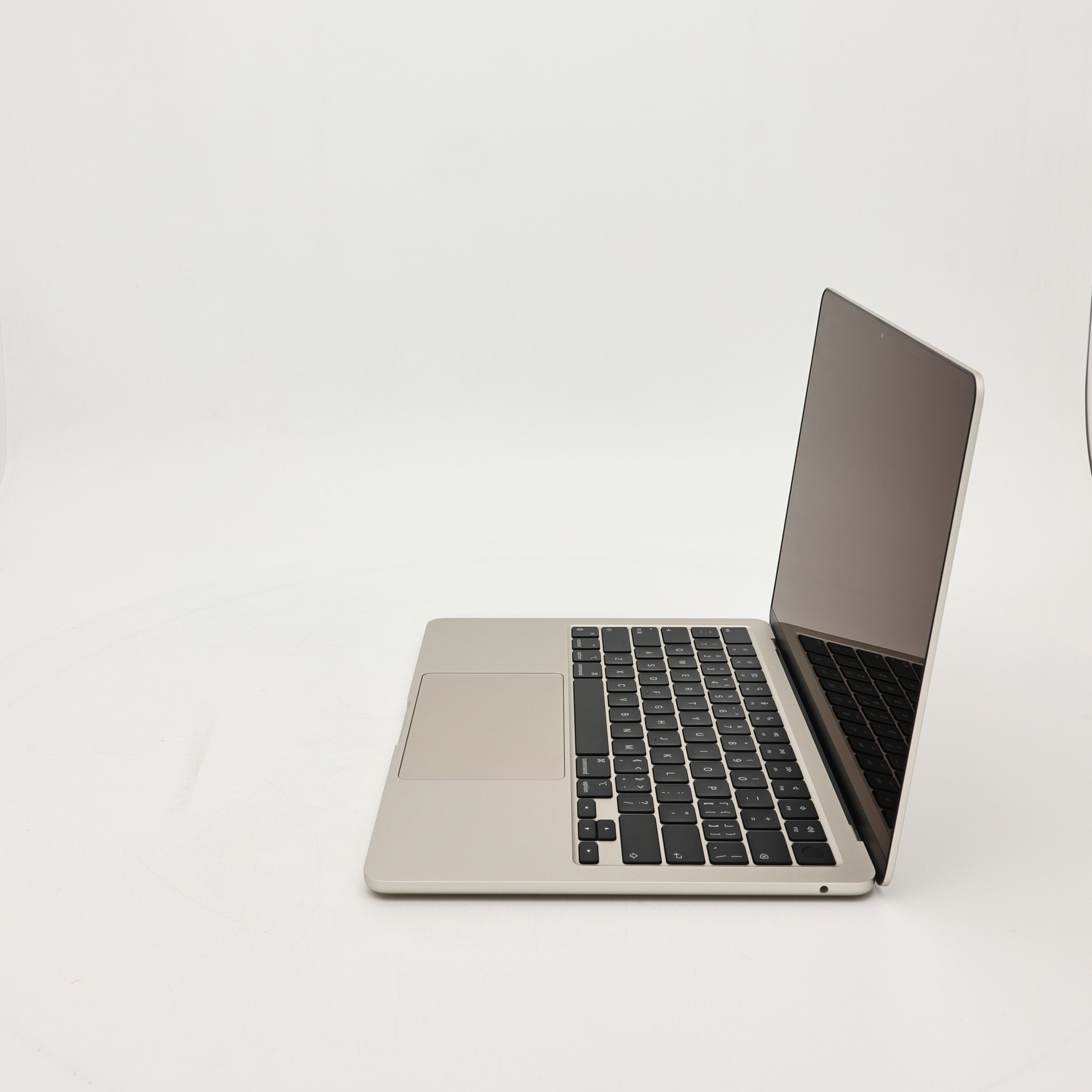 99新 Apple MacBook Air 22年 13寸 M2（8+8核） 16G RAM 256G SSD 星光色