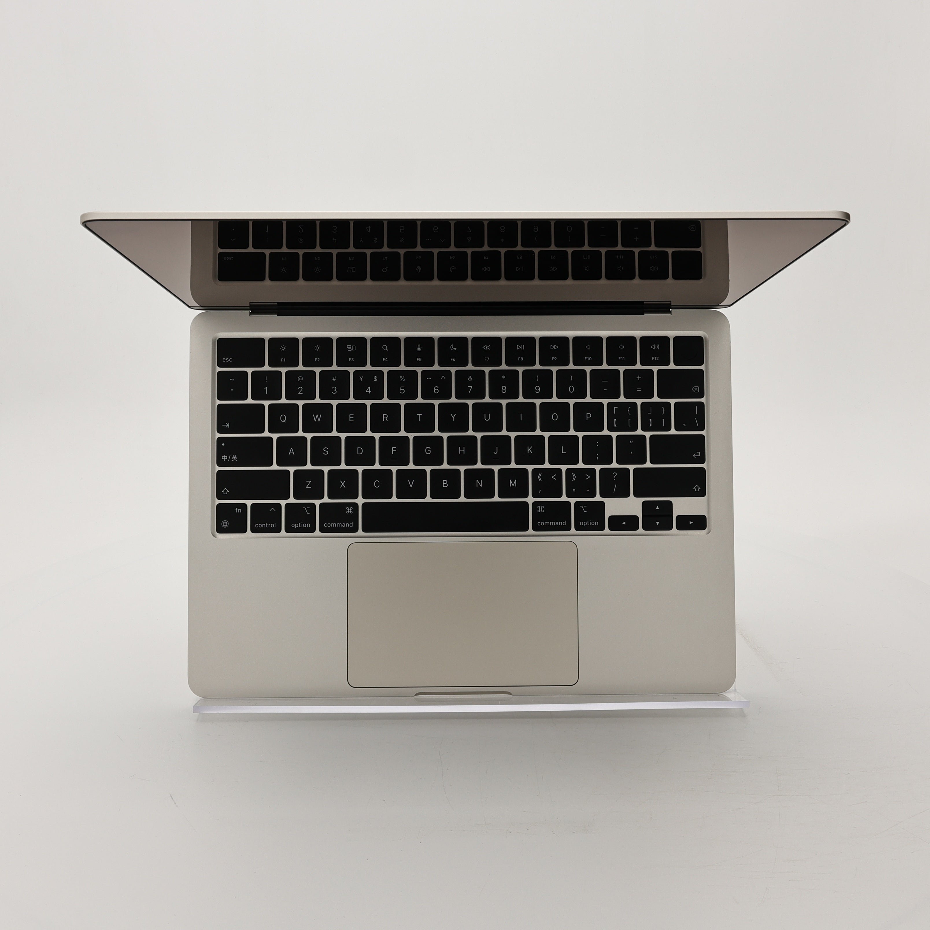 99新 Apple MacBook Air 22年 13寸 M2（8+8核） 16G RAM 256G SSD 星光色