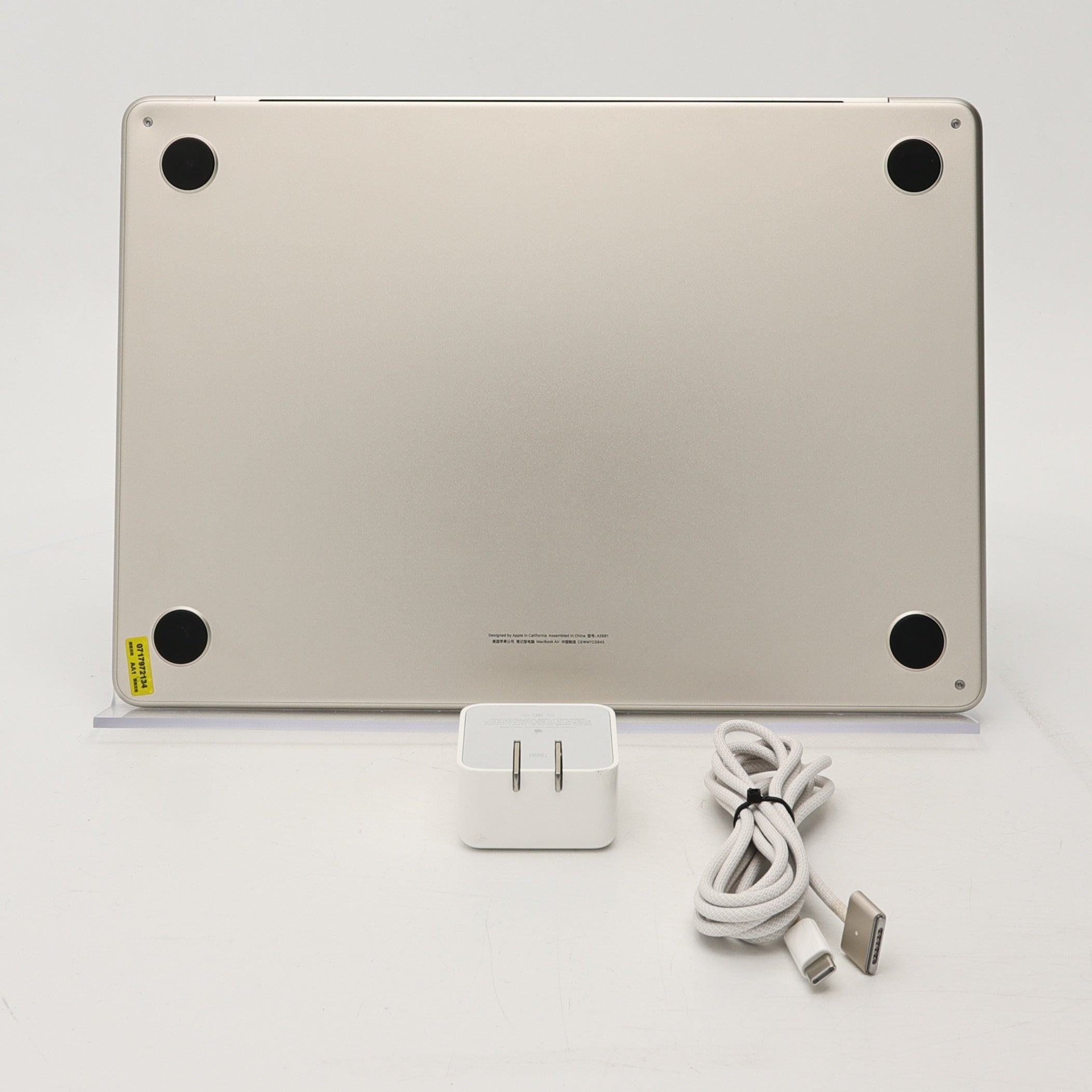 99新 Apple MacBook Air 22年 13寸 M2（8+8核） 16G RAM 256G SSD 星光色