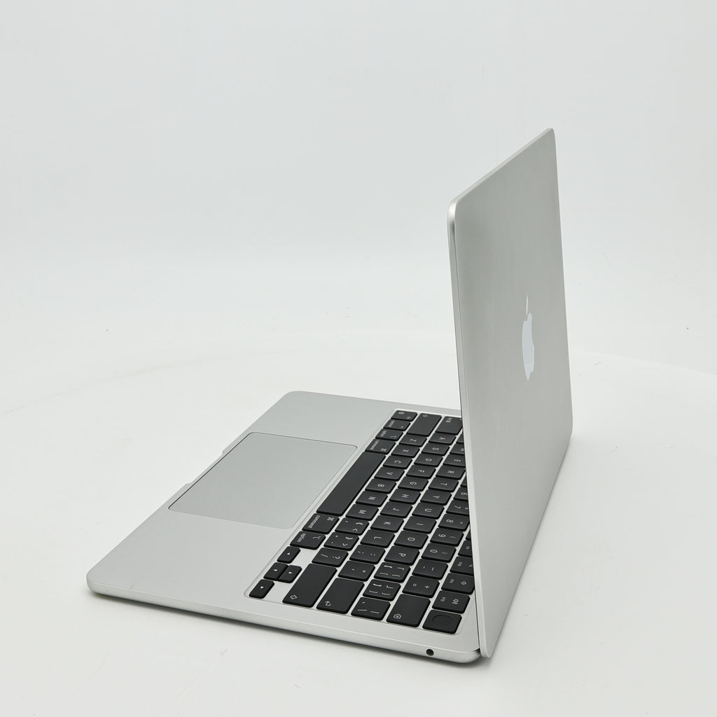 95新 Apple MacBook Air 24年 13寸 M3（8+8核） 8G RAM 256G SSD 銀色