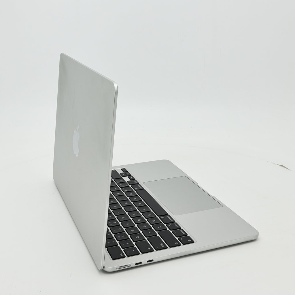 95新 Apple MacBook Air 24年 13寸 M3（8+8核） 8G RAM 256G SSD 銀色