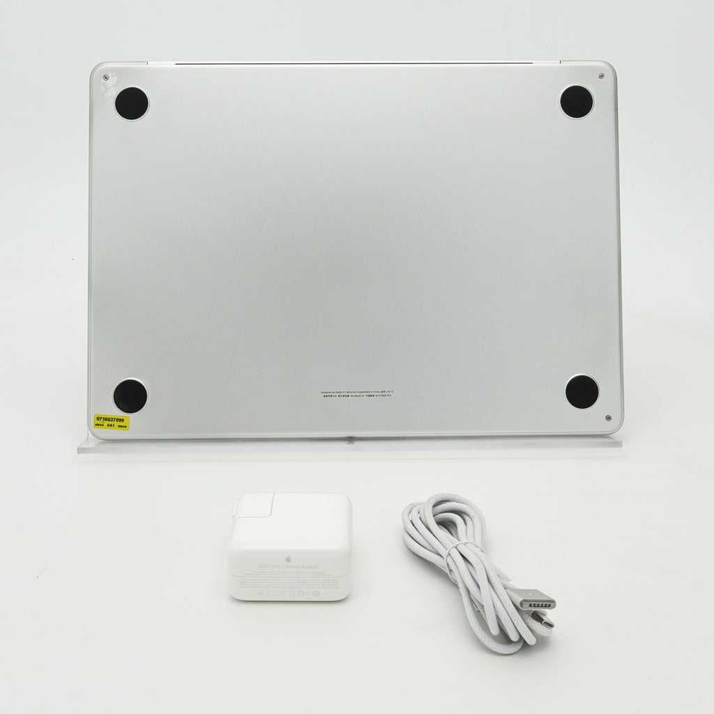 95新 Apple MacBook Air 24年 13寸 M3（8+8核） 8G RAM 256G SSD 銀色