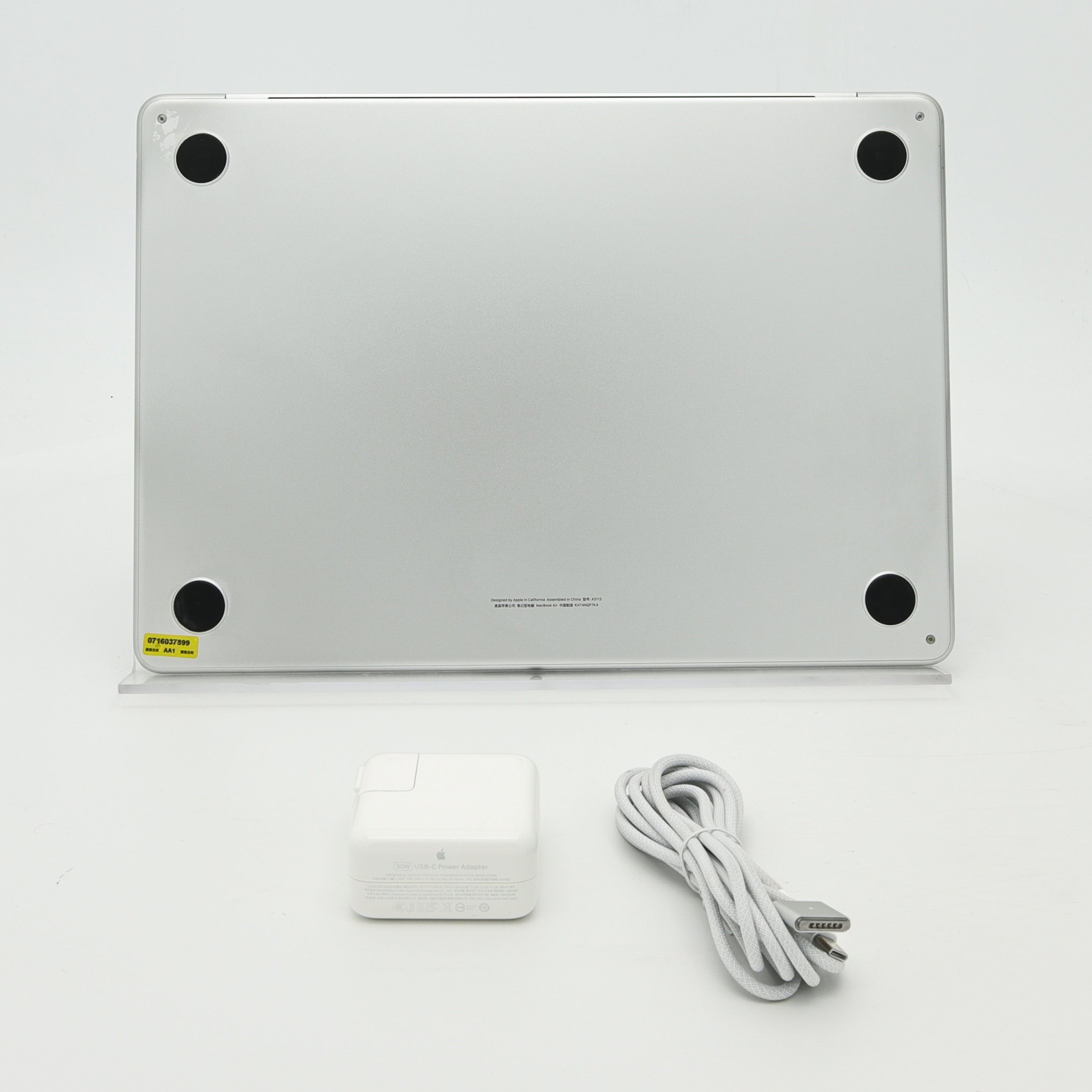 95新 Apple MacBook Air 24年 13寸 M3（8+8核） 8G RAM 256G SSD 銀色