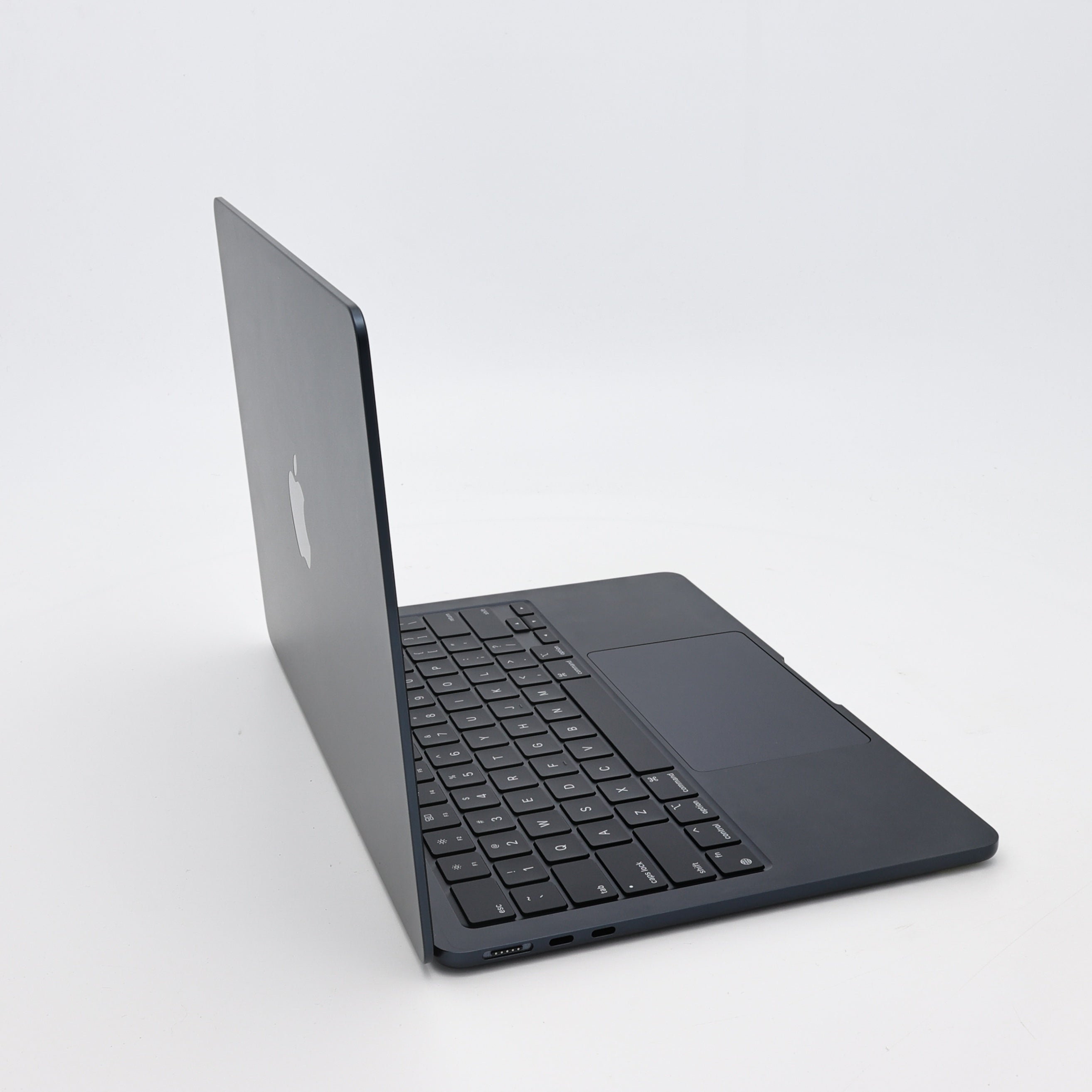 95新 Apple MacBook Air 24年 13寸 M3（8+8核） 8G RAM 256G SSD 午夜色