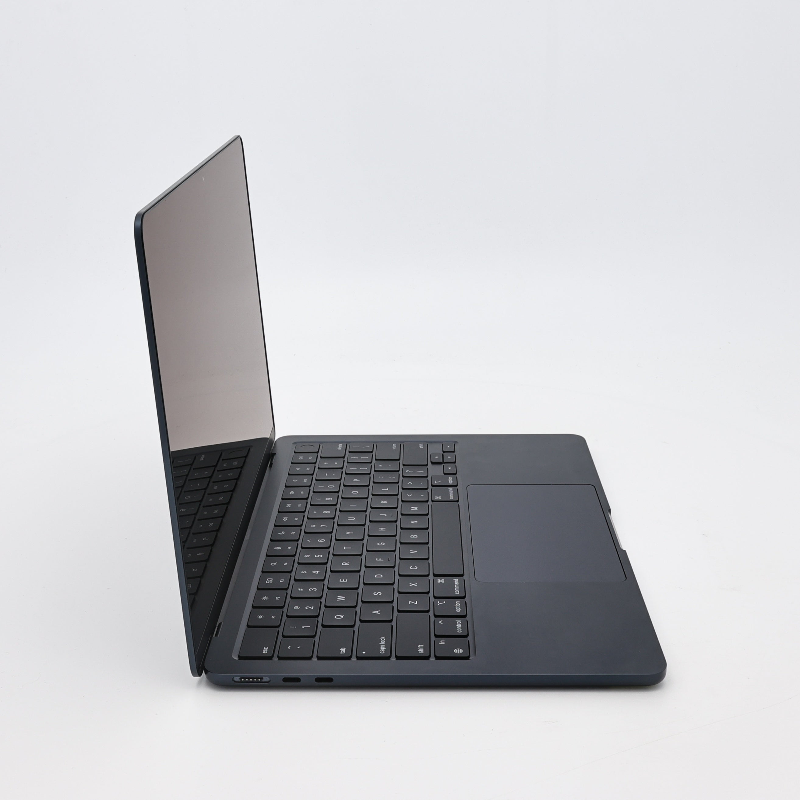 95新 Apple MacBook Air 24年 13寸 M3（8+8核） 8G RAM 256G SSD 午夜色