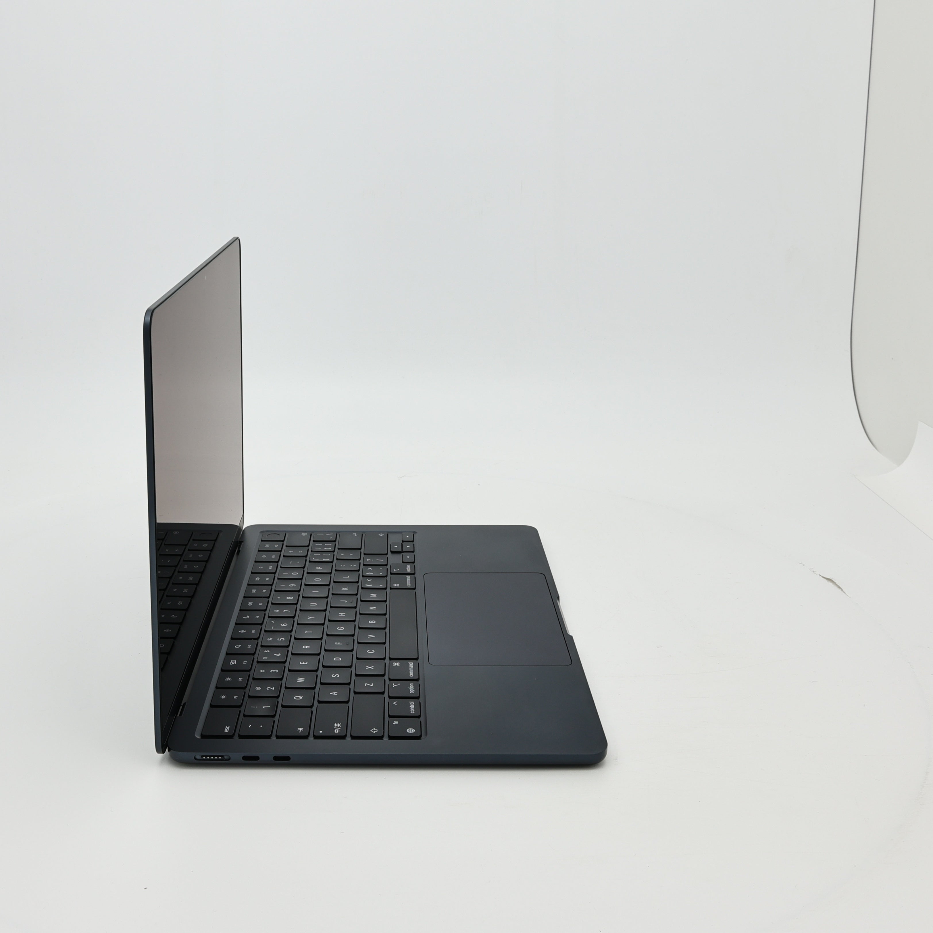 95新 Apple MacBook Air 24年 13寸 M3（8+8核） 8G RAM 256G SSD 午夜色