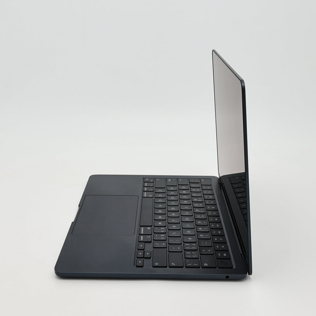 95新 Apple MacBook Air 22年 13寸 M2（8+8核） 8G RAM 256G SSD 午夜色