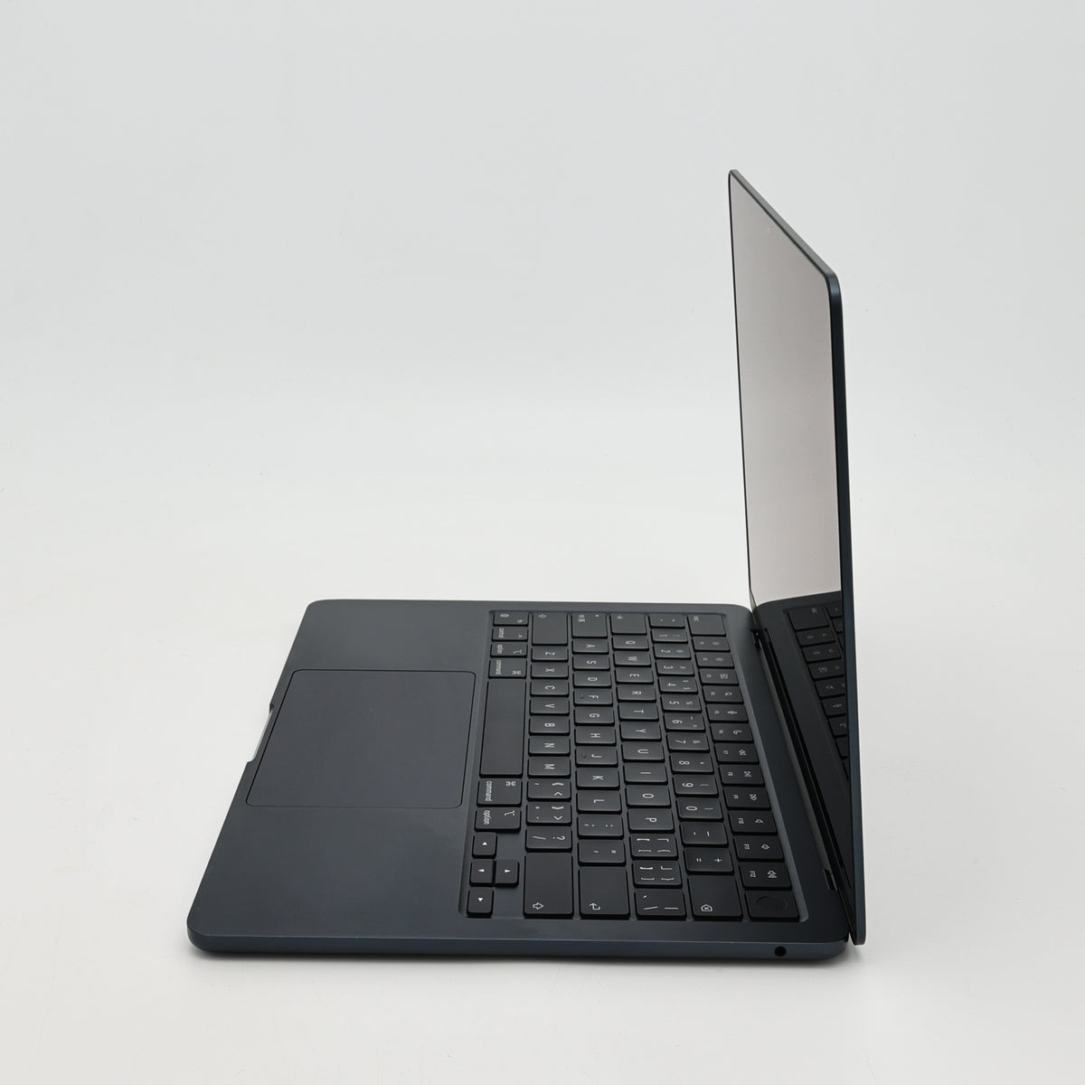 95新 Apple MacBook Air 22年 13寸 M2（8+8核） 8G RAM 256G SSD 午夜色