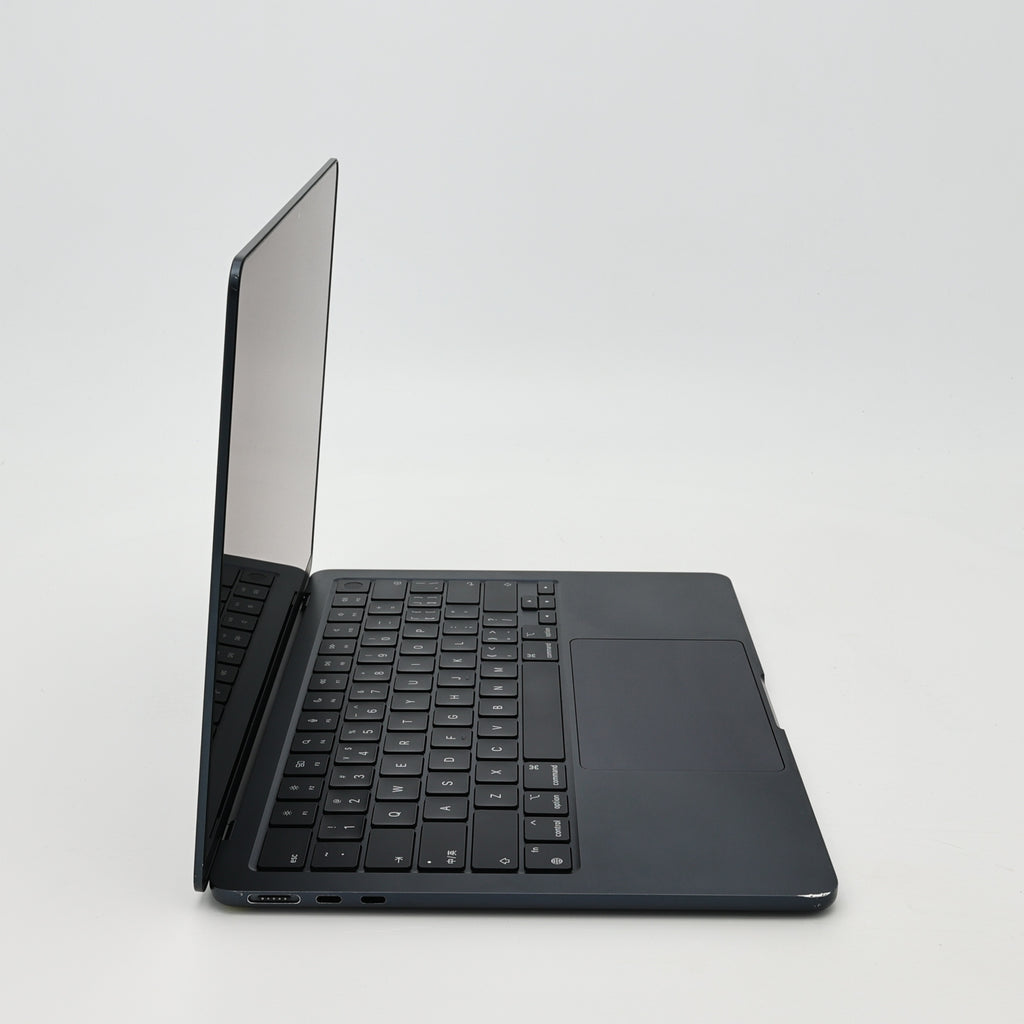 95新 Apple MacBook Air 22年 13寸 M2（8+8核） 8G RAM 256G SSD 午夜色