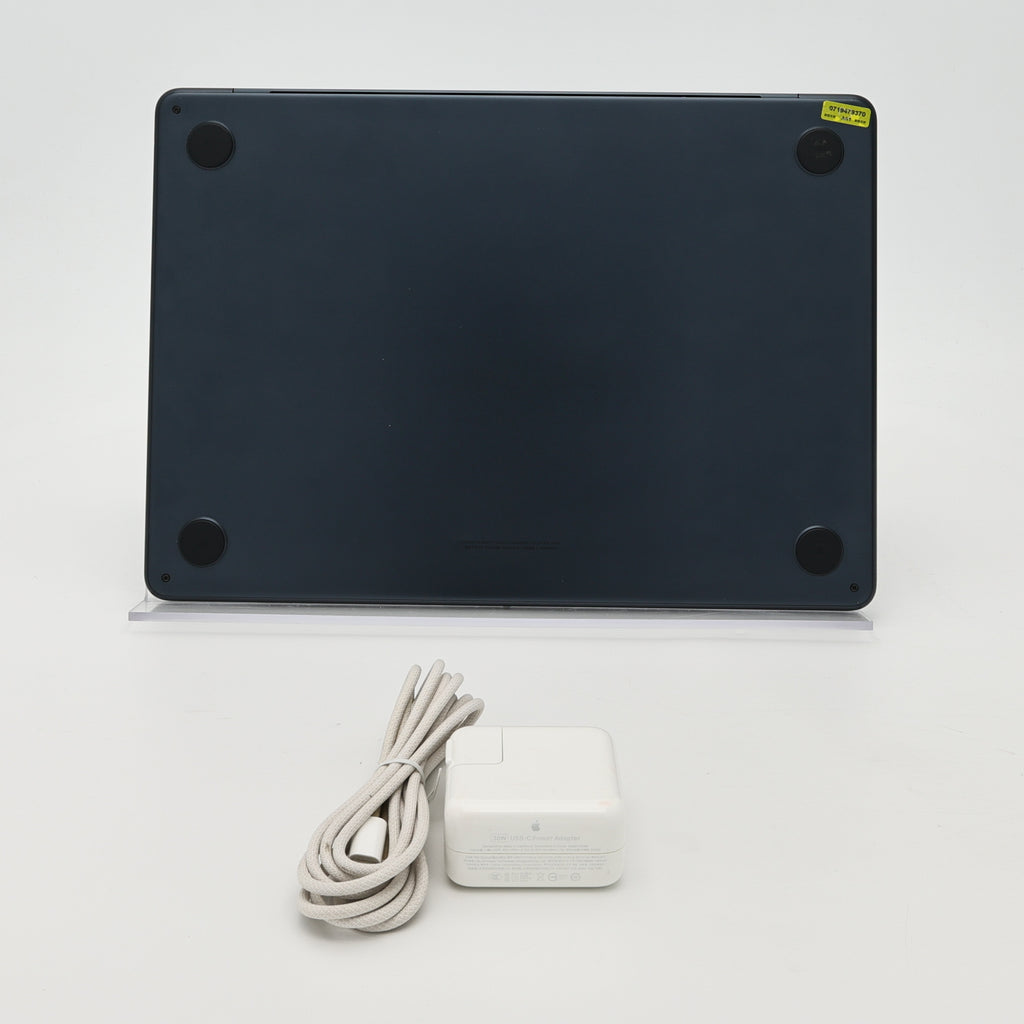 95新 Apple MacBook Air 22年 13寸 M2（8+8核） 8G RAM 256G SSD 午夜色