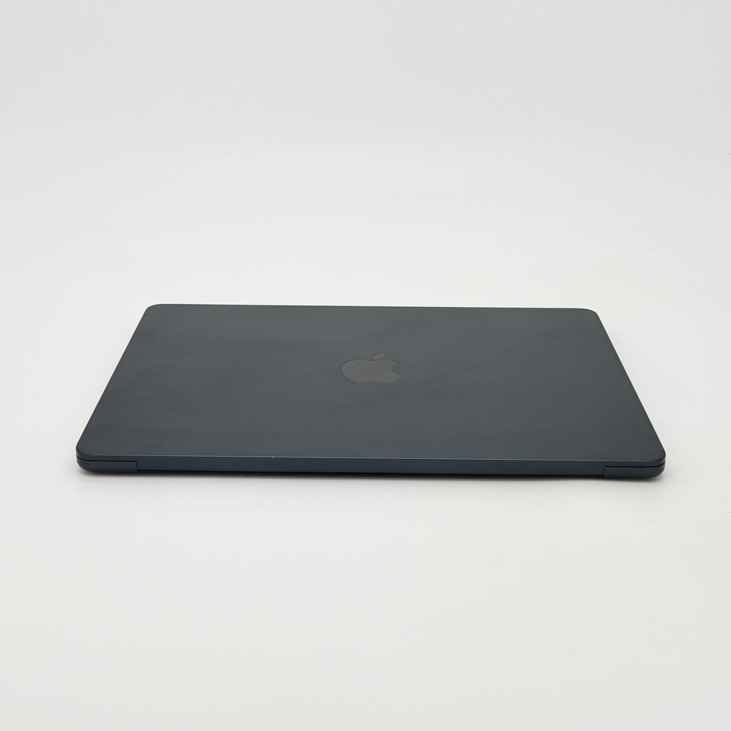95新 Apple MacBook Air 22年 13寸 M2（8+8核） 8G RAM 256G SSD 午夜色