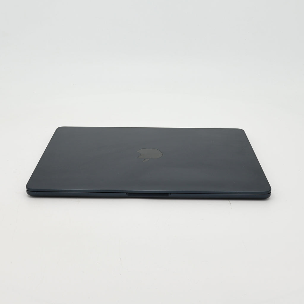 95新 Apple MacBook Air 22年 13寸 M2（8+8核） 8G RAM 256G SSD 午夜色