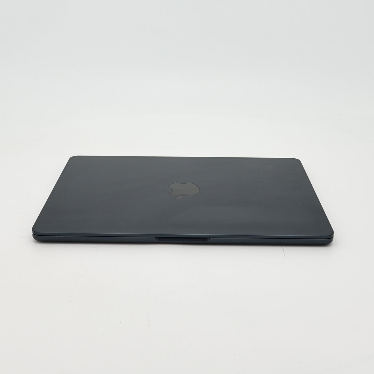 95新 Apple MacBook Air 22年 13寸 M2（8+8核） 8G RAM 256G SSD 午夜色