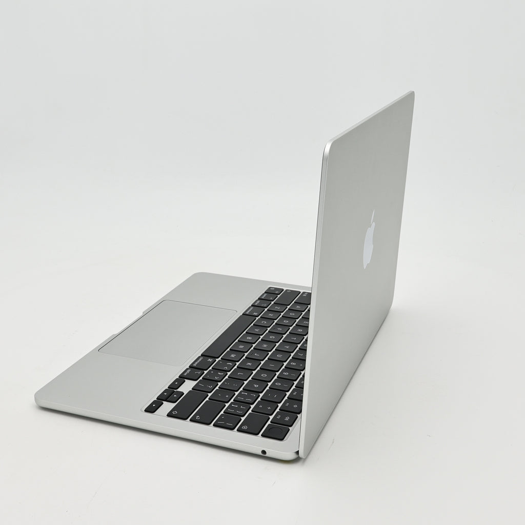 95新 Apple MacBook Air 22年 13寸 M2（8+8核） 8G RAM 256G SSD 銀色