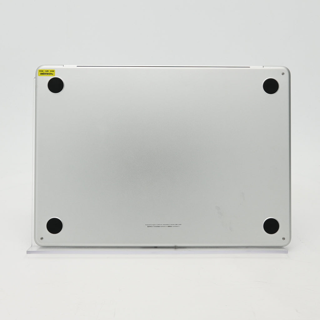 95新 Apple MacBook Air 22年 13寸 M2（8+8核） 8G RAM 256G SSD 銀色
