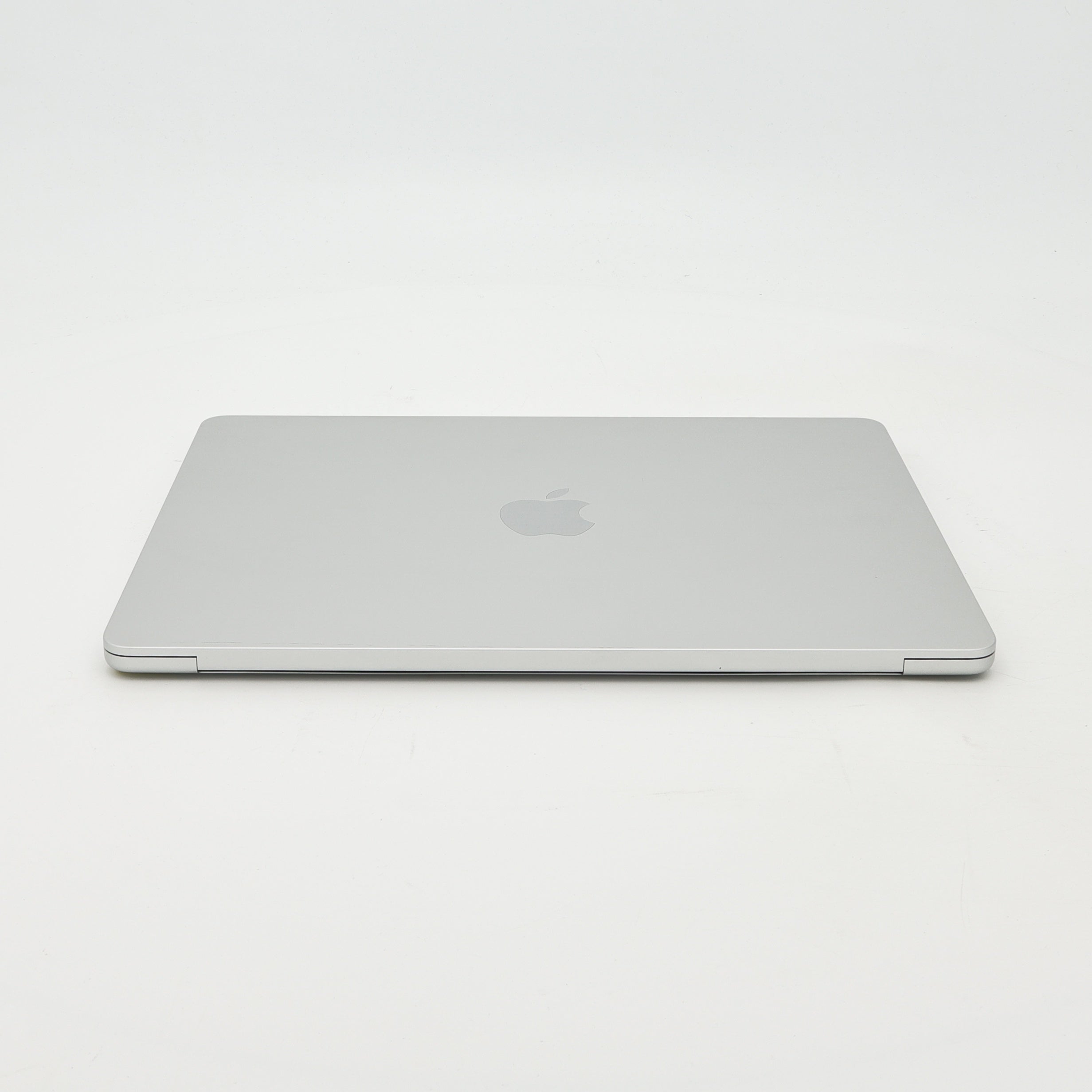 95新 Apple MacBook Air 22年 13寸 M2（8+8核） 8G RAM 256G SSD 銀色