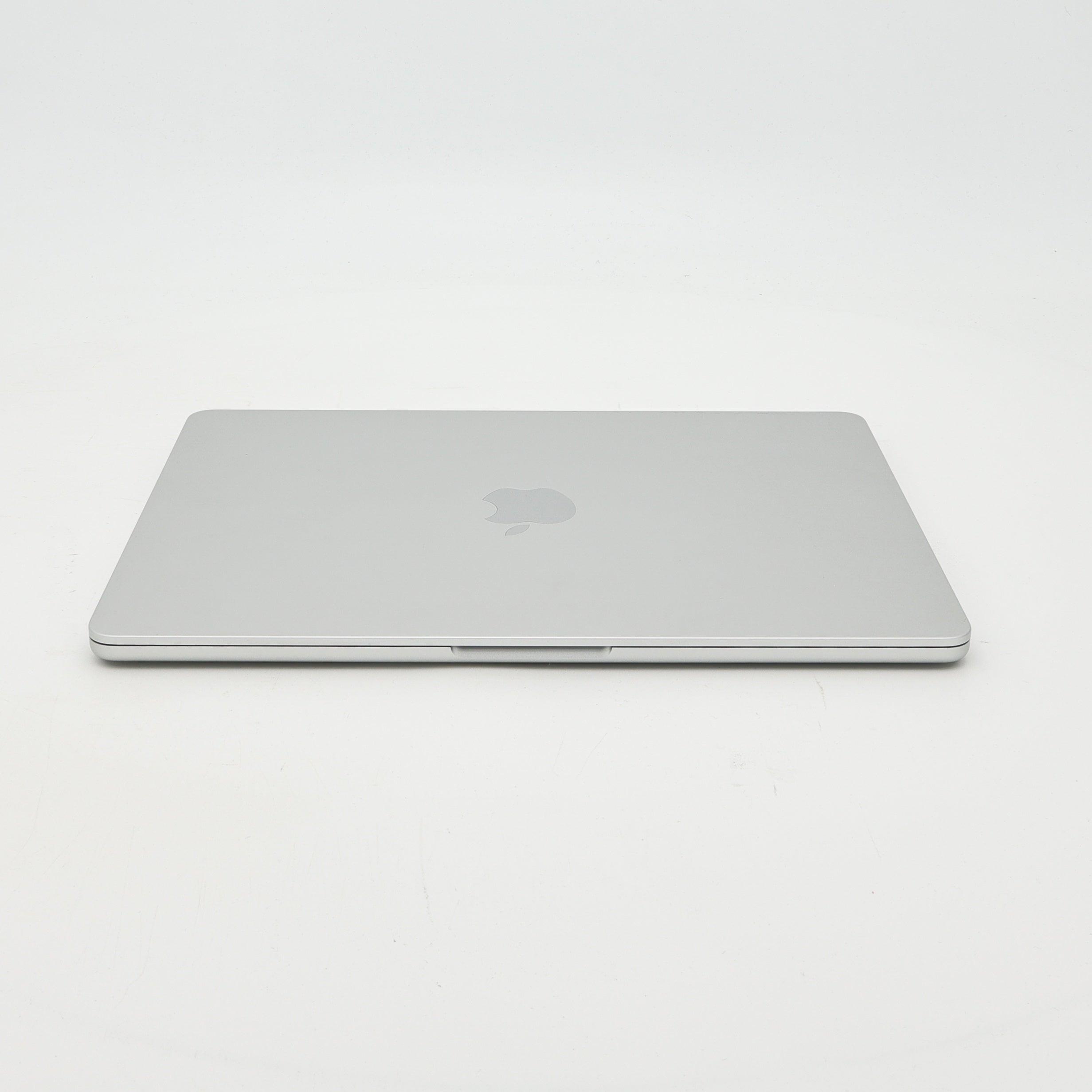 95新 Apple MacBook Air 22年 13寸 M2（8+8核） 8G RAM 256G SSD 銀色