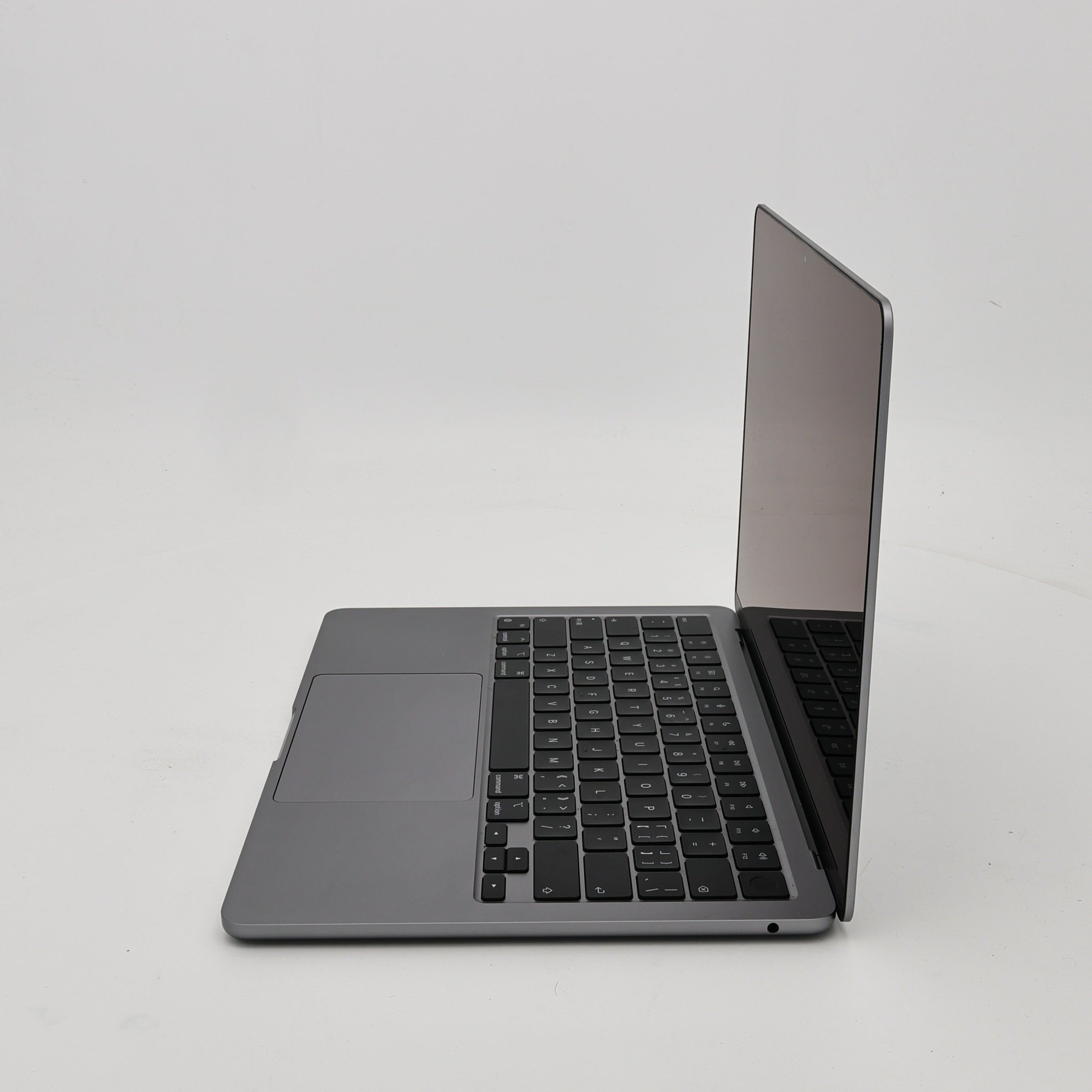 95新 Apple MacBook Air 22年 13寸 M2（8+8核） 16G RAM 256G SSD 深空灰色