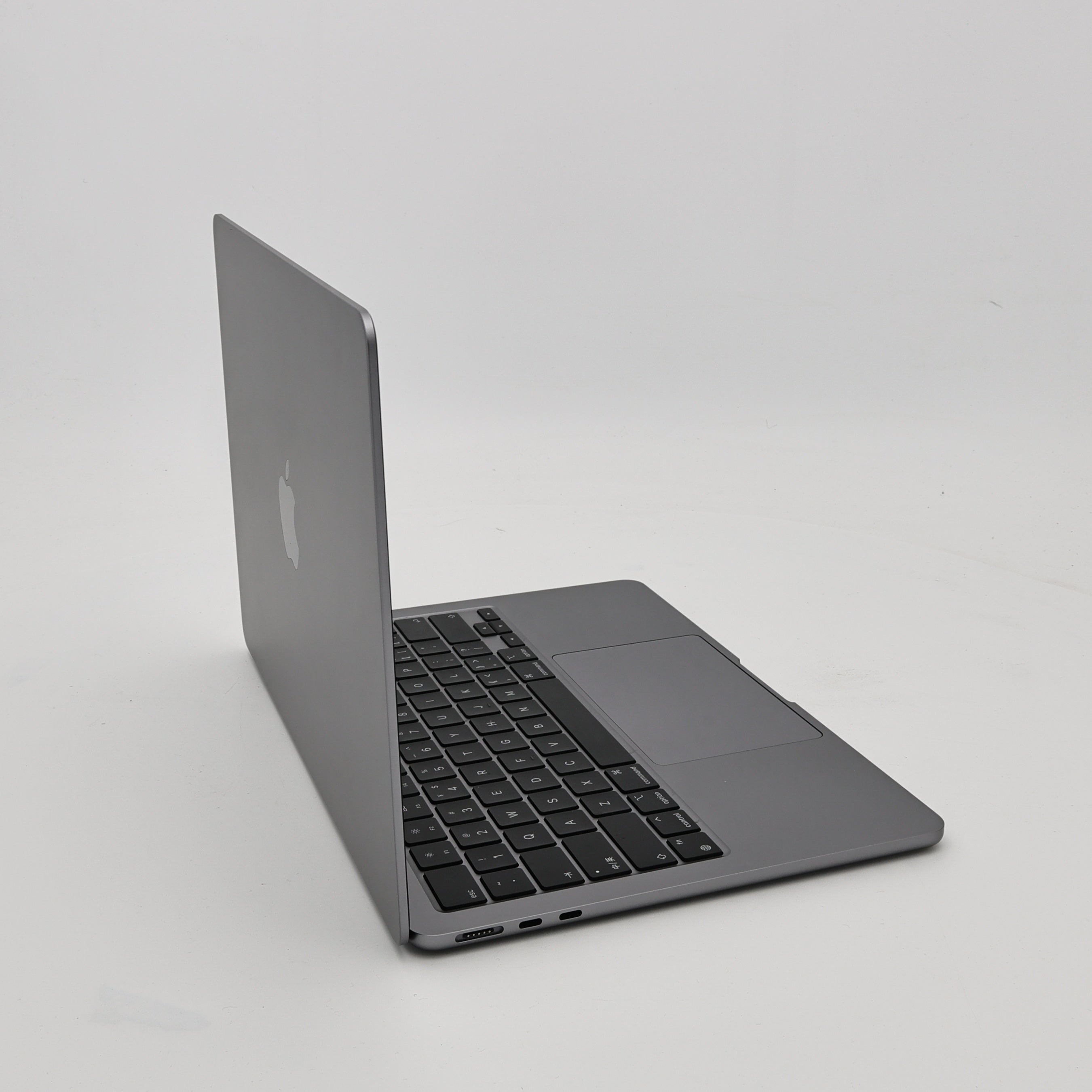 95新 Apple MacBook Air 22年 13寸 M2（8+8核） 16G RAM 256G SSD 深空灰色