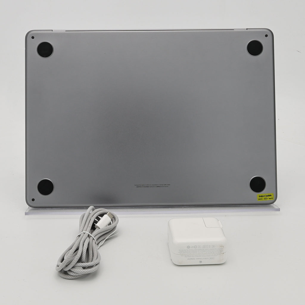 95新 Apple MacBook Air 22年 13寸 M2（8+8核） 16G RAM 256G SSD 深空灰色
