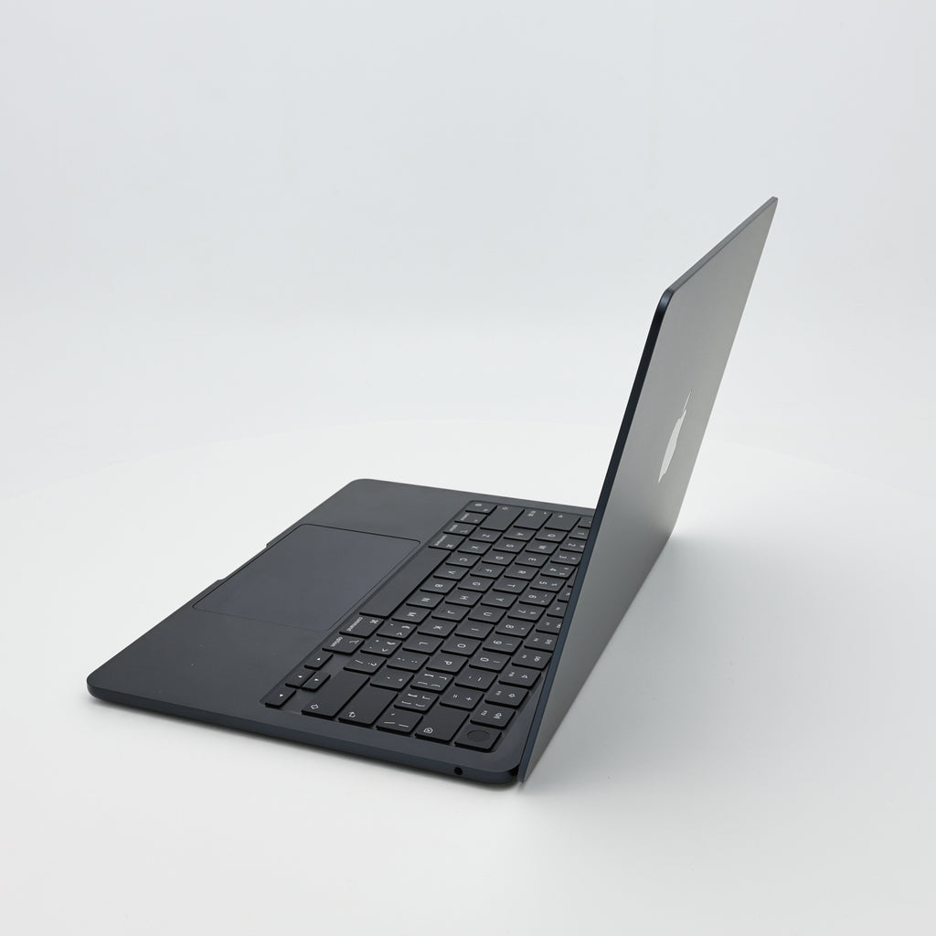 95新 Apple MacBook Air 22年 13寸 M2（8+8核） 8G RAM 256G SSD 午夜色