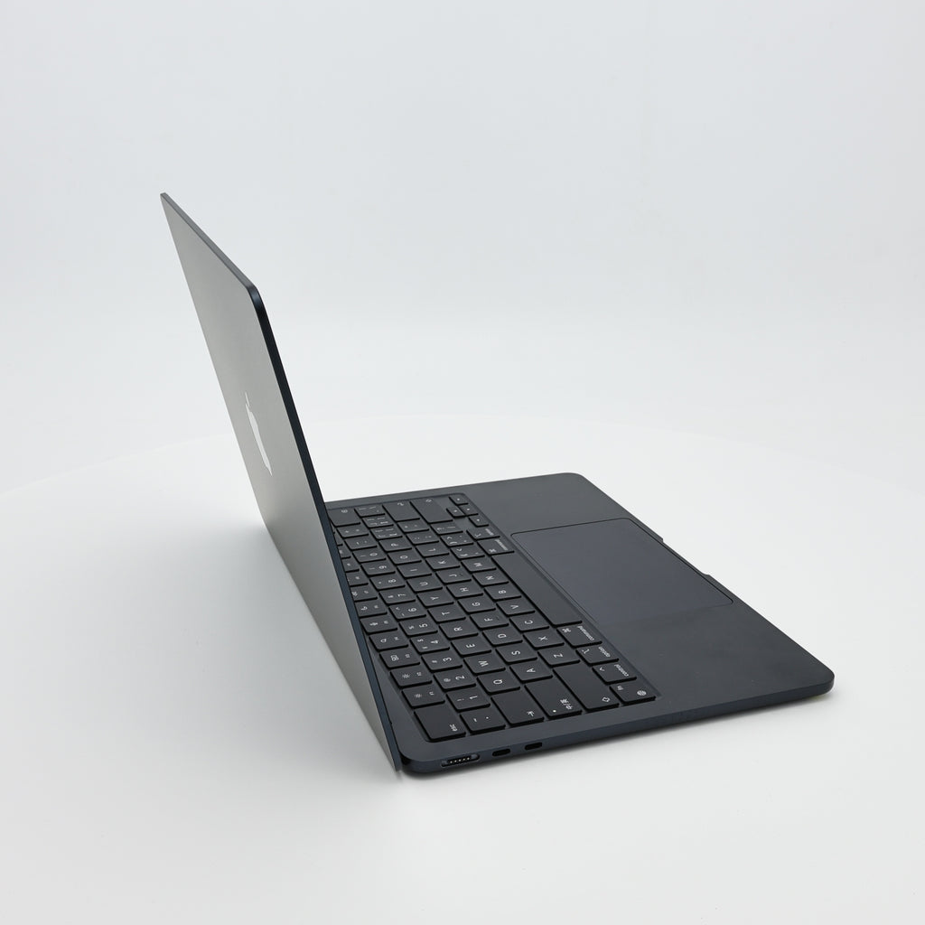 95新 Apple MacBook Air 22年 13寸 M2（8+8核） 8G RAM 256G SSD 午夜色