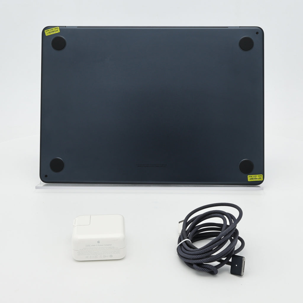 95新 Apple MacBook Air 22年 13寸 M2（8+8核） 8G RAM 256G SSD 午夜色