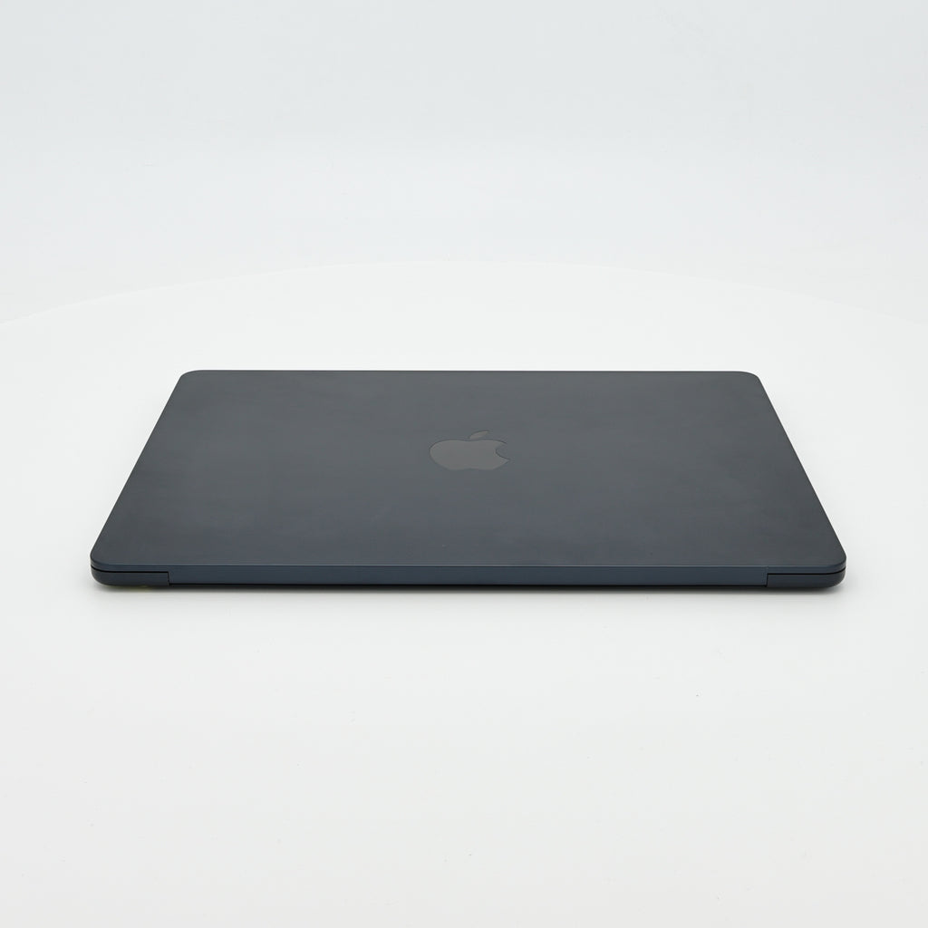 95新 Apple MacBook Air 22年 13寸 M2（8+8核） 8G RAM 256G SSD 午夜色