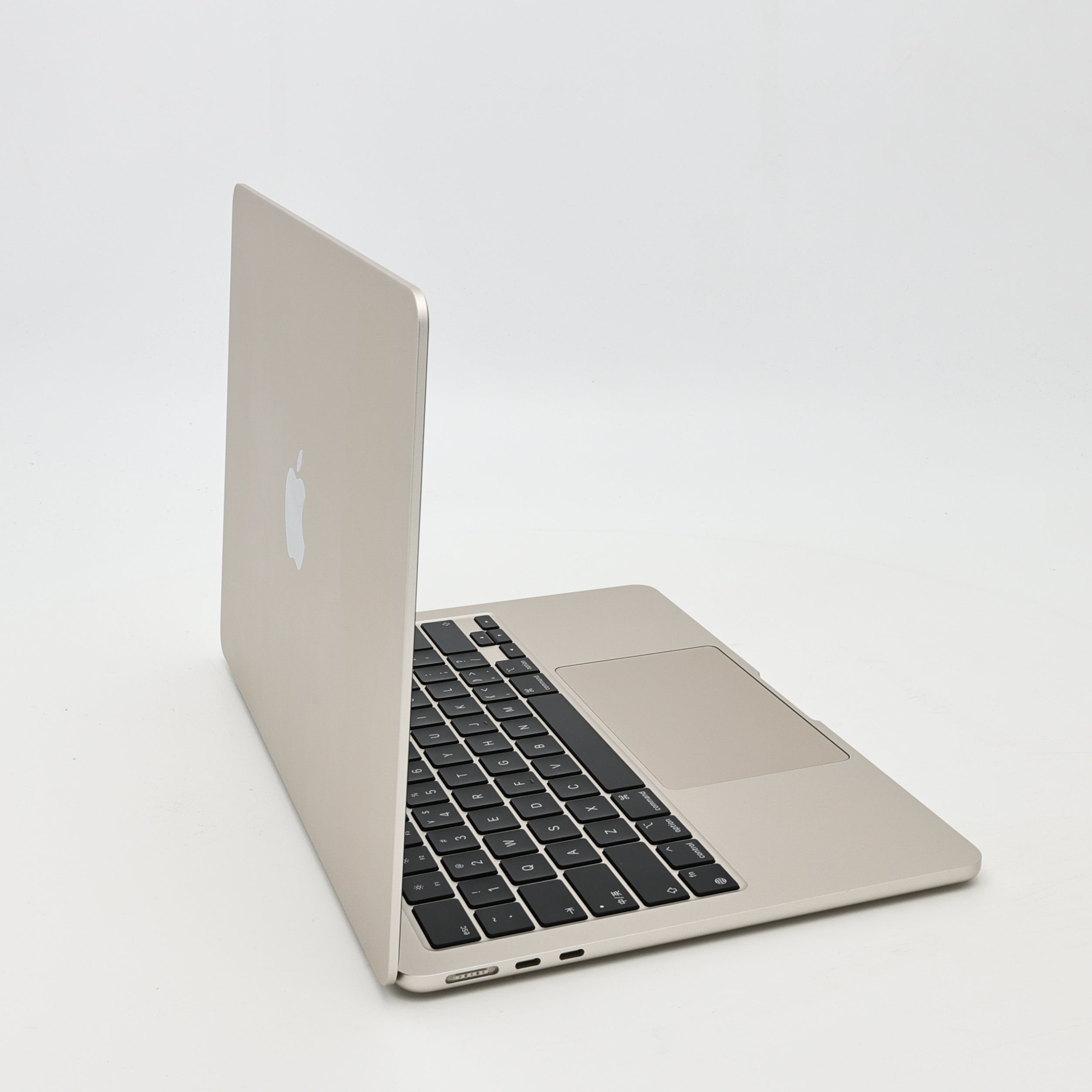 95新 Apple MacBook Air 22年 13寸 M2（8+8核） 16G RAM 256G SSD 星光色