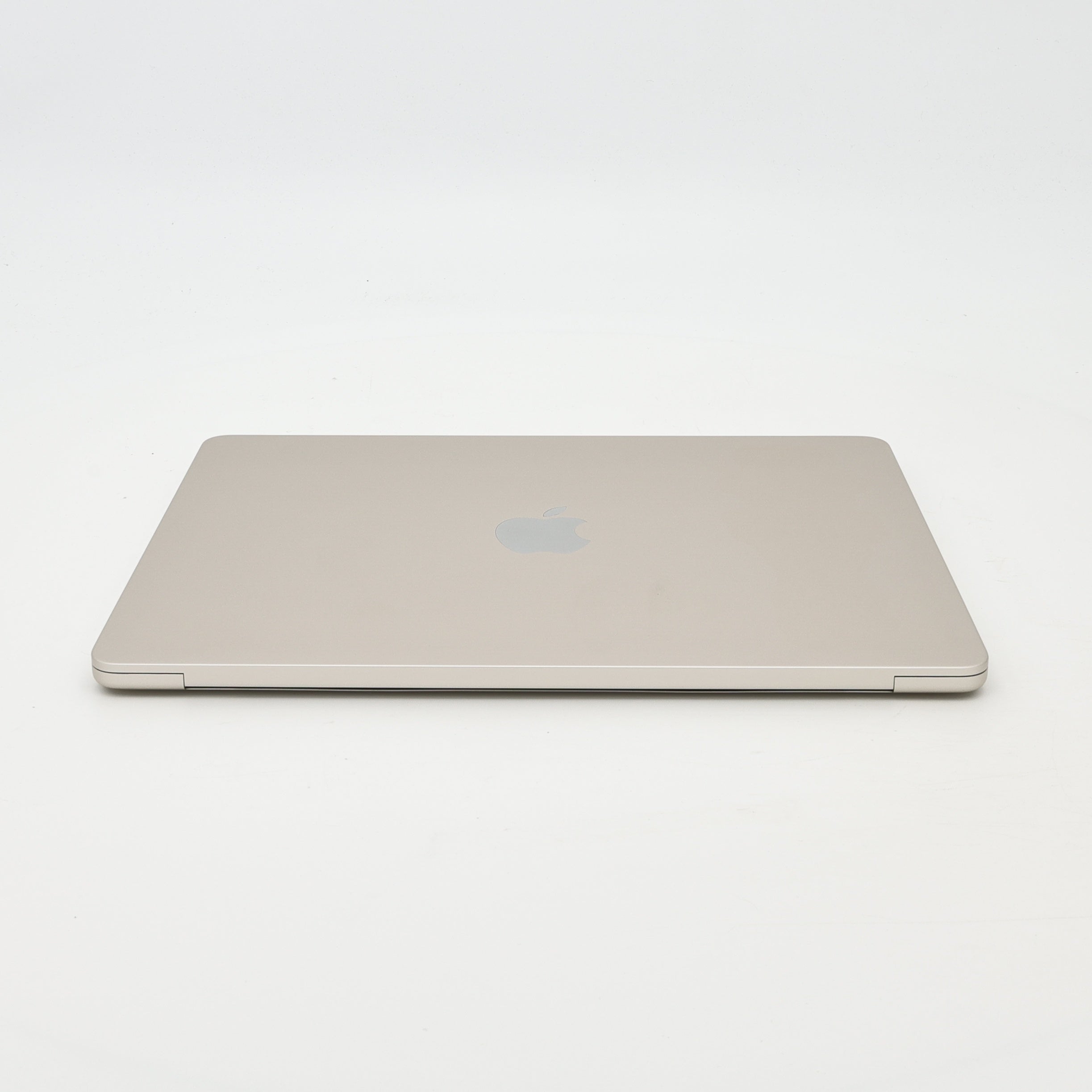 95新 Apple MacBook Air 22年 13寸 M2（8+8核） 16G RAM 256G SSD 星光色