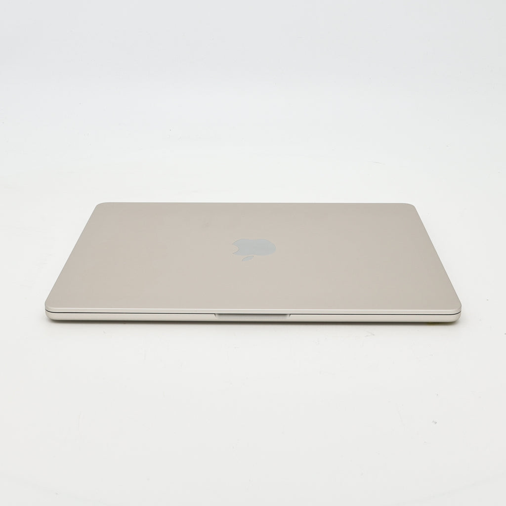 95新 Apple MacBook Air 22年 13寸 M2（8+8核） 16G RAM 256G SSD 星光色