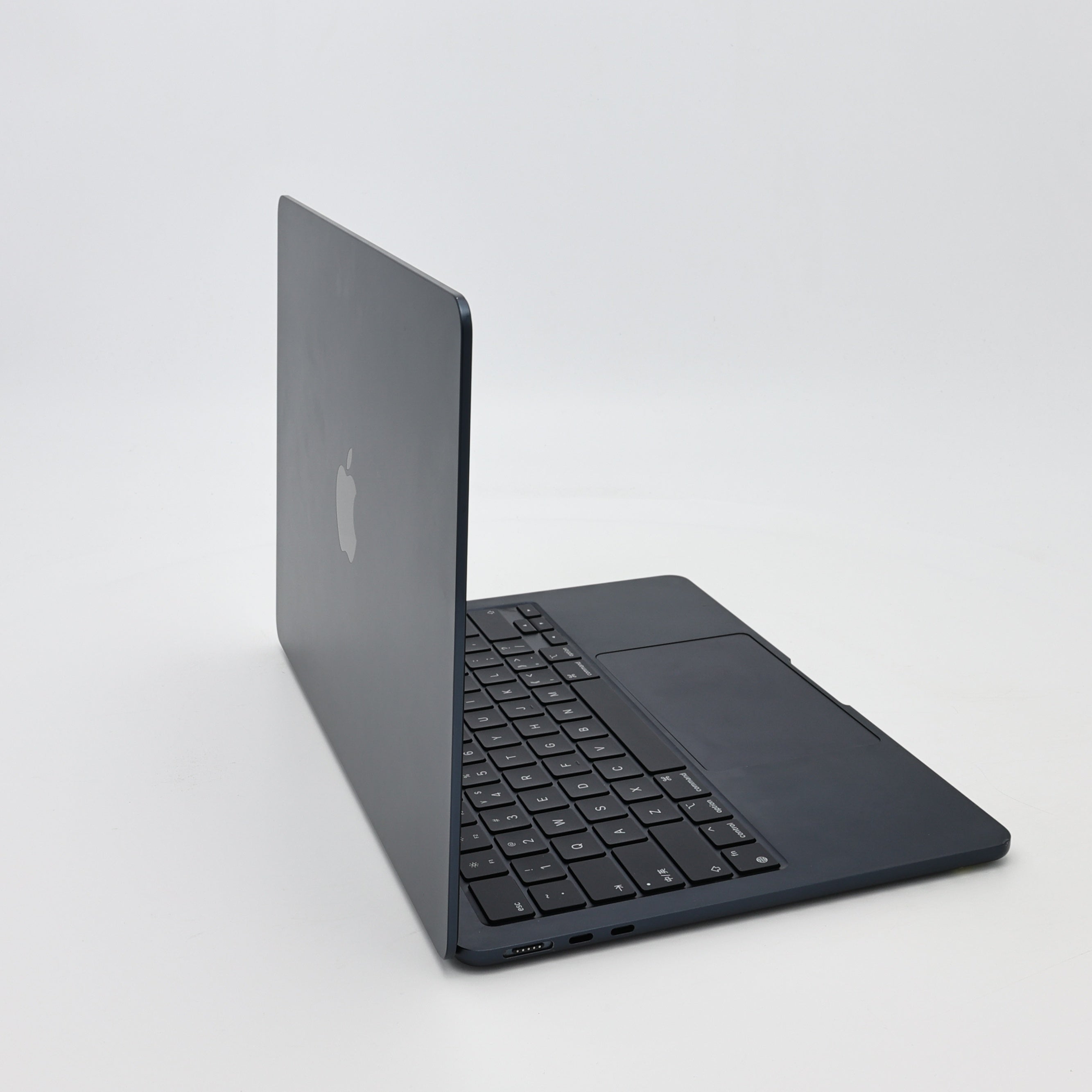 95新 Apple MacBook Air 24年 13寸 M3（8+8核） 8G RAM 256G SSD 午夜色