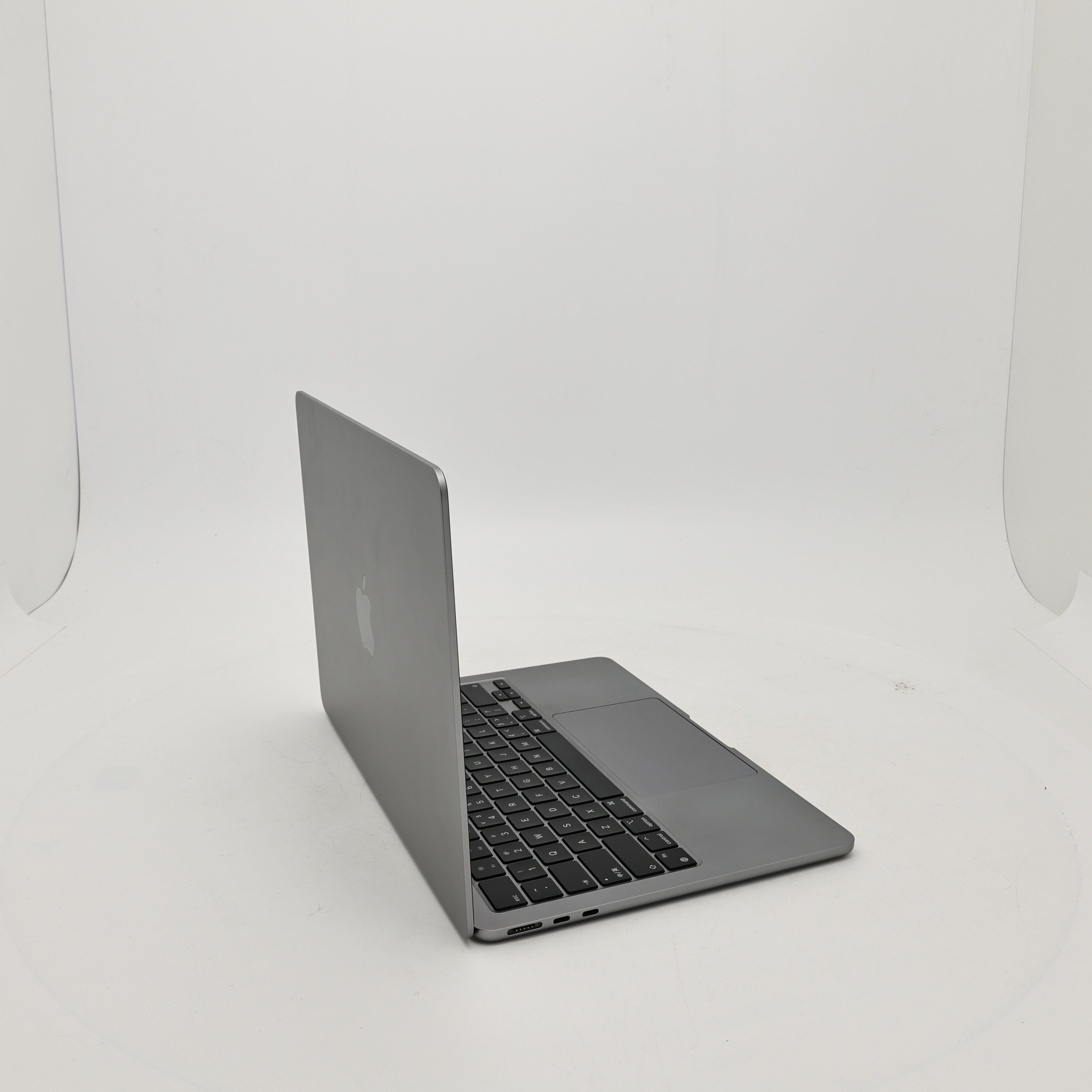 95新 Apple MacBook Air 24年 13寸 M3（8+8核） 8G RAM 256G SSD 深空灰色