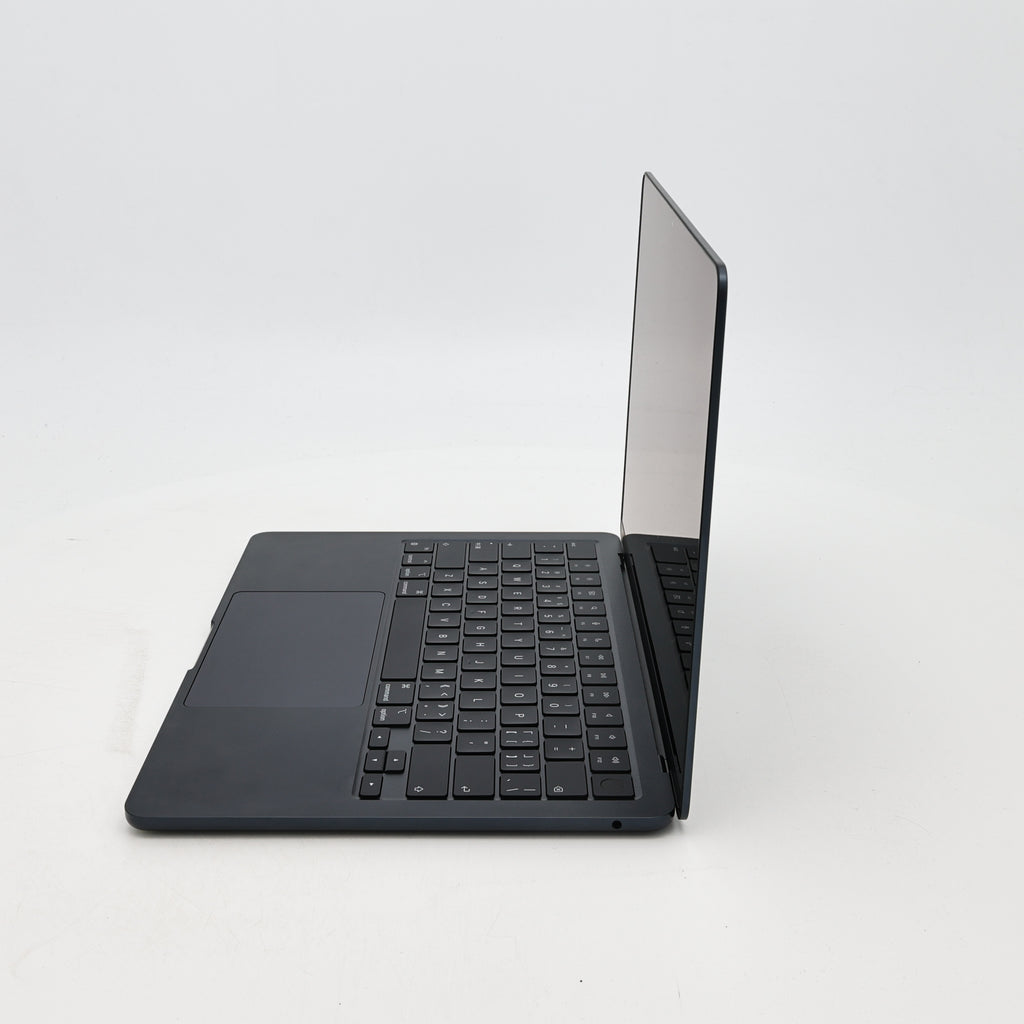 95新 Apple MacBook Air 22年 13寸 M2（8+8核） 8G RAM 256G SSD 午夜色