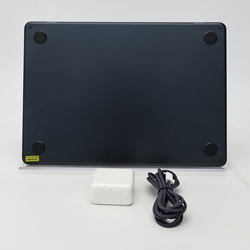 95新 Apple MacBook Air 22年 13寸 M2（8+8核） 8G RAM 256G SSD 午夜色