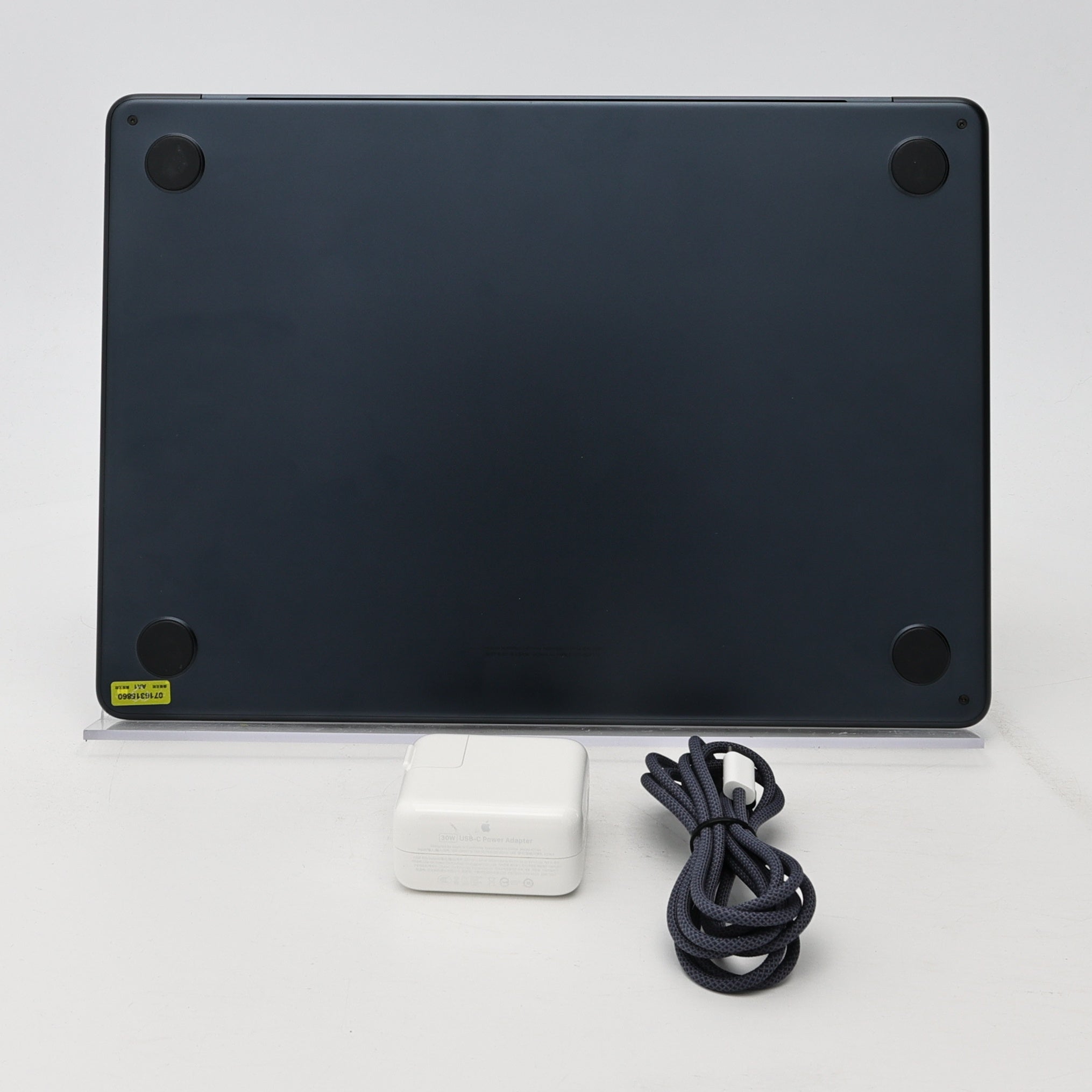 95新 Apple MacBook Air 22年 13寸 M2（8+8核） 8G RAM 256G SSD 午夜色