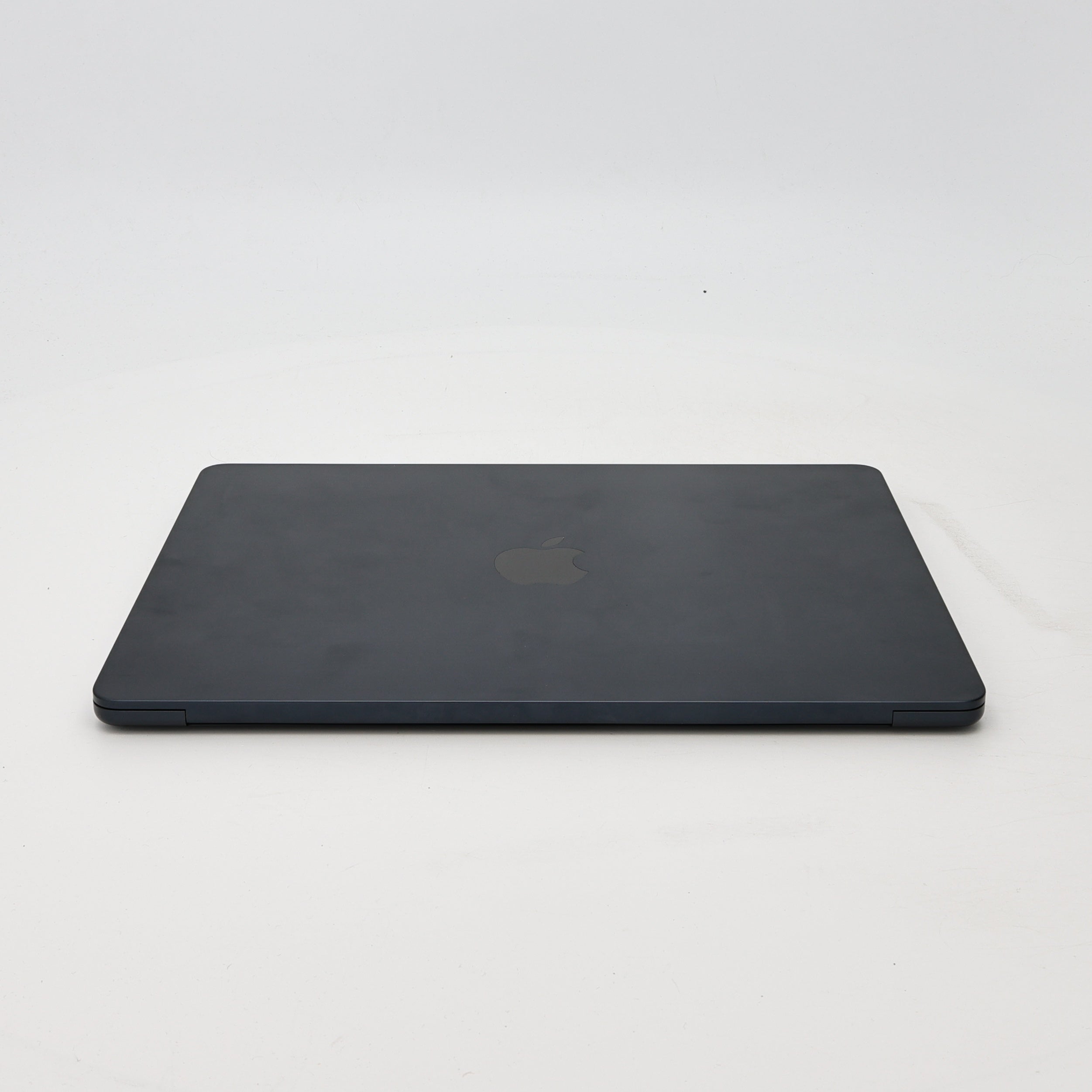 95新 Apple MacBook Air 22年 13寸 M2（8+8核） 8G RAM 256G SSD 午夜色