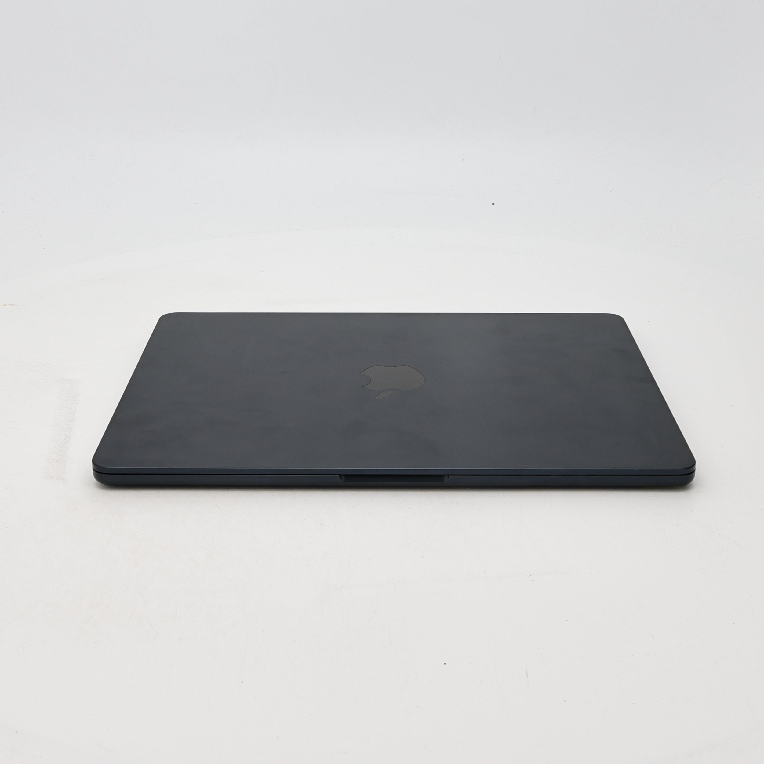 95新 Apple MacBook Air 22年 13寸 M2（8+8核） 8G RAM 256G SSD 午夜色