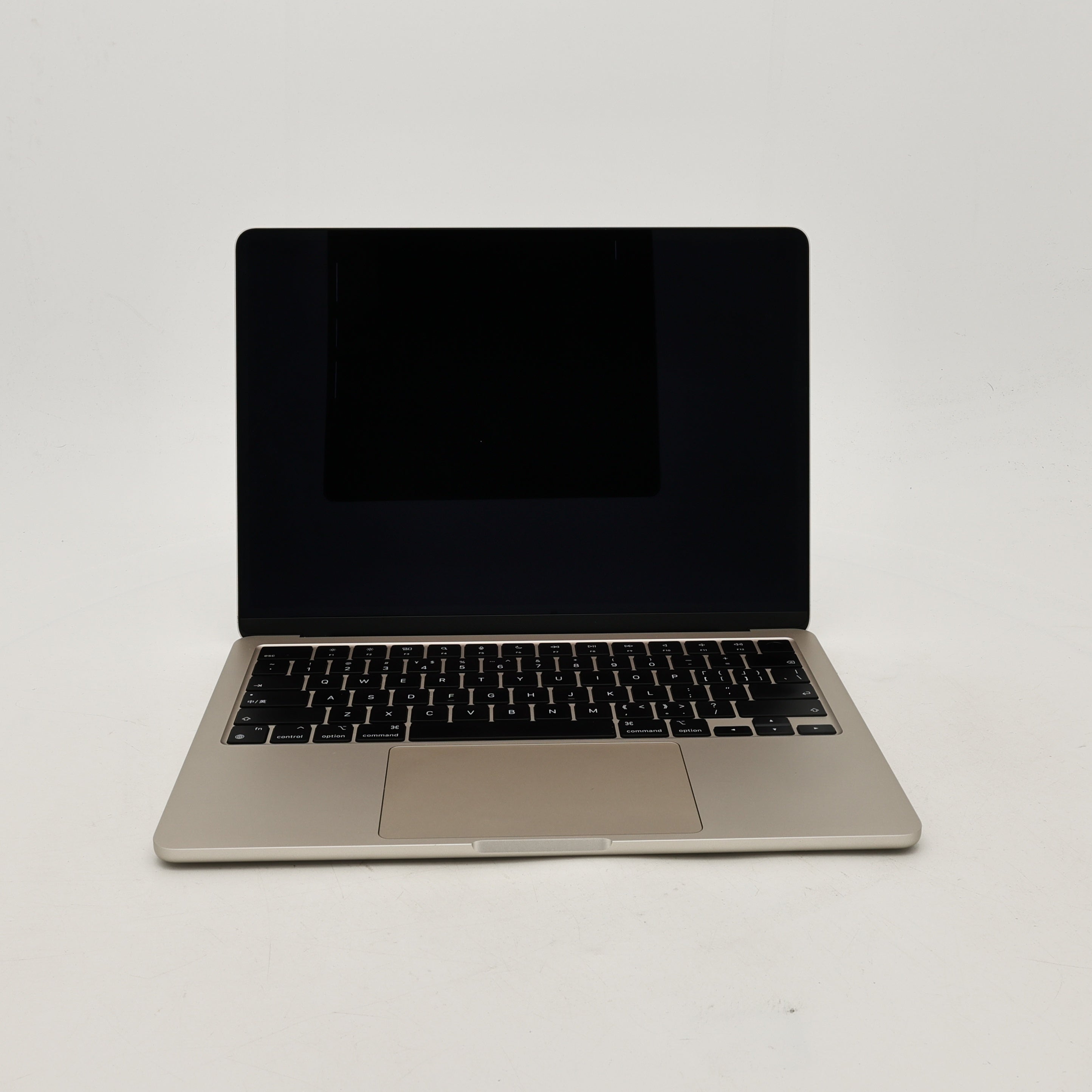 95新 Apple MacBook Air 22年 13寸 M2（8+8核） 16G RAM 256G SSD 星光色