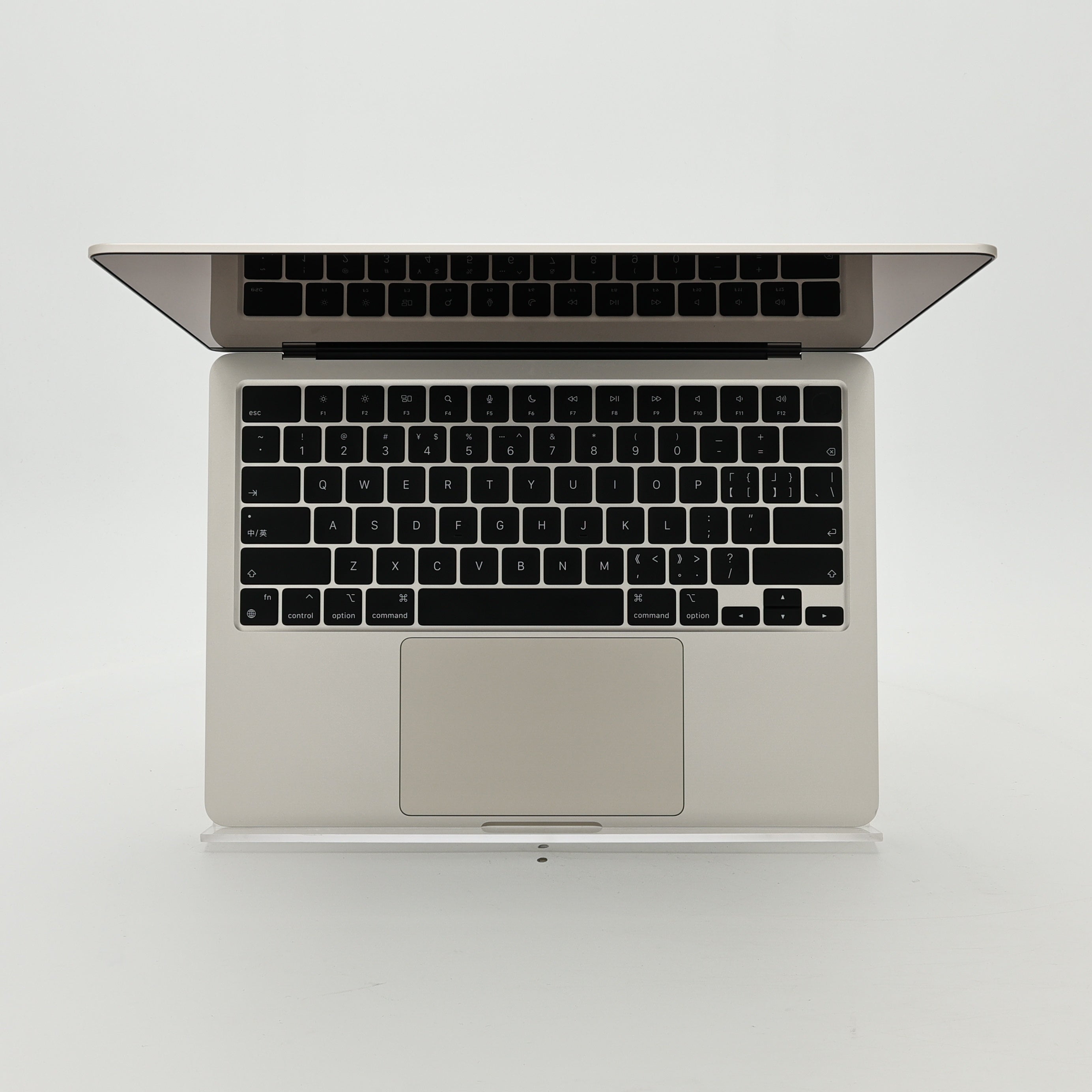 95新 Apple MacBook Air 22年 13寸 M2（8+10核） 8G RAM 512G SSD 星光色