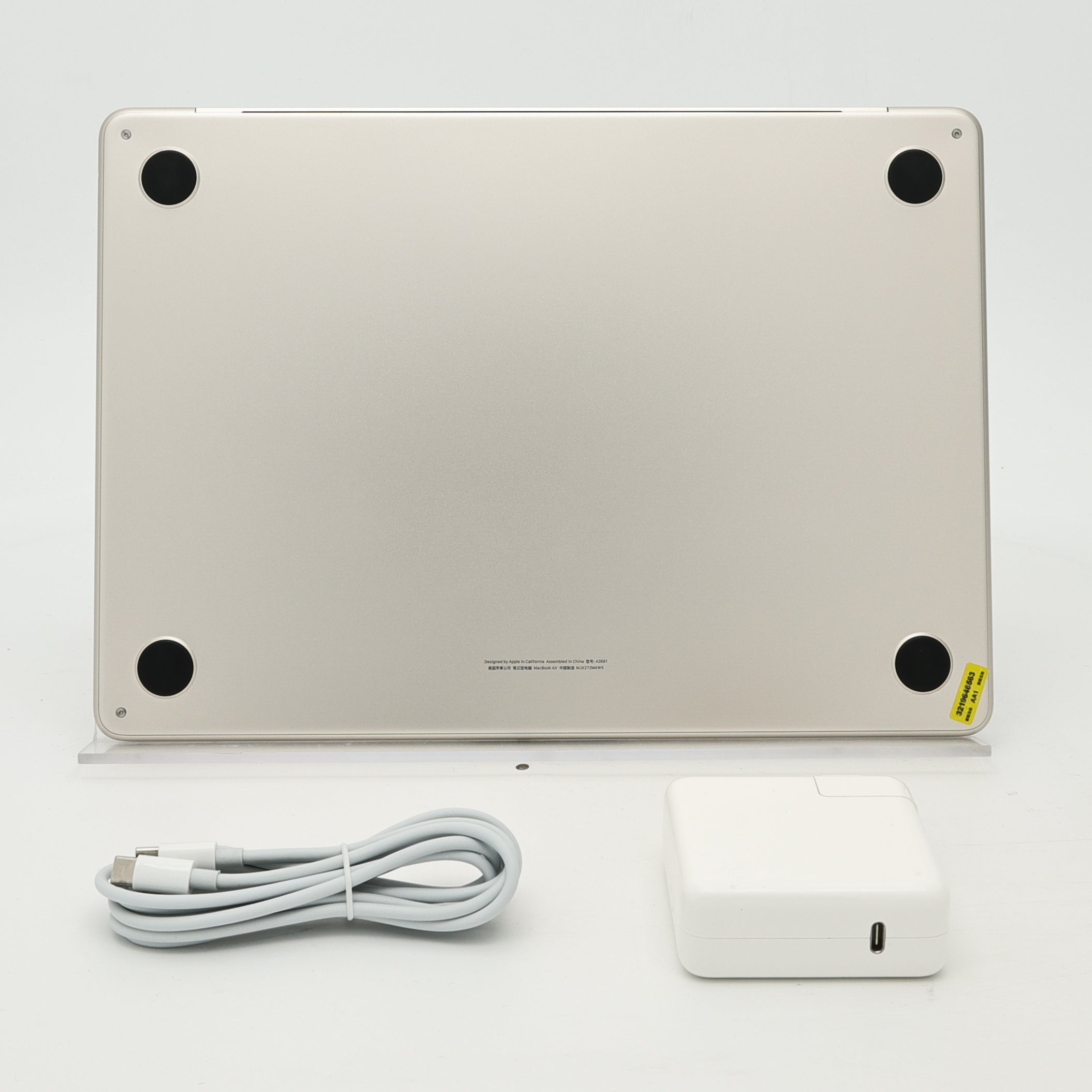 95新 Apple MacBook Air 22年 13寸 M2（8+10核） 8G RAM 512G SSD 星光色