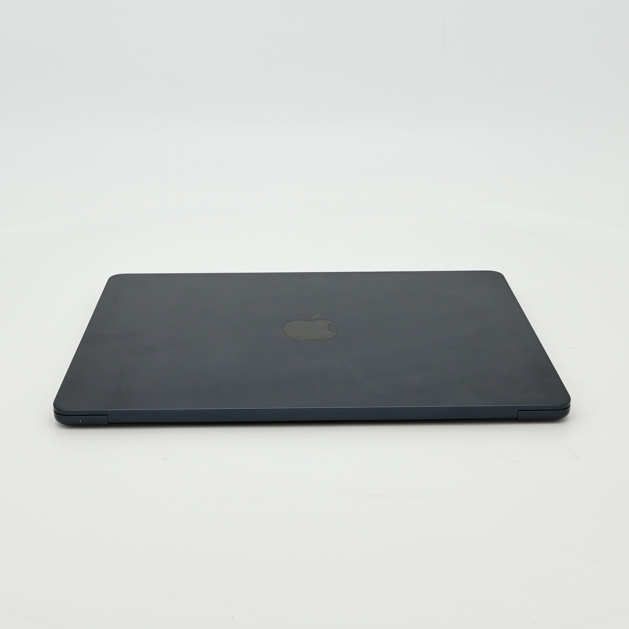 95新 Apple MacBook Air 22年 13寸 M2（8+8核） 8G RAM 512G SSD 午夜色